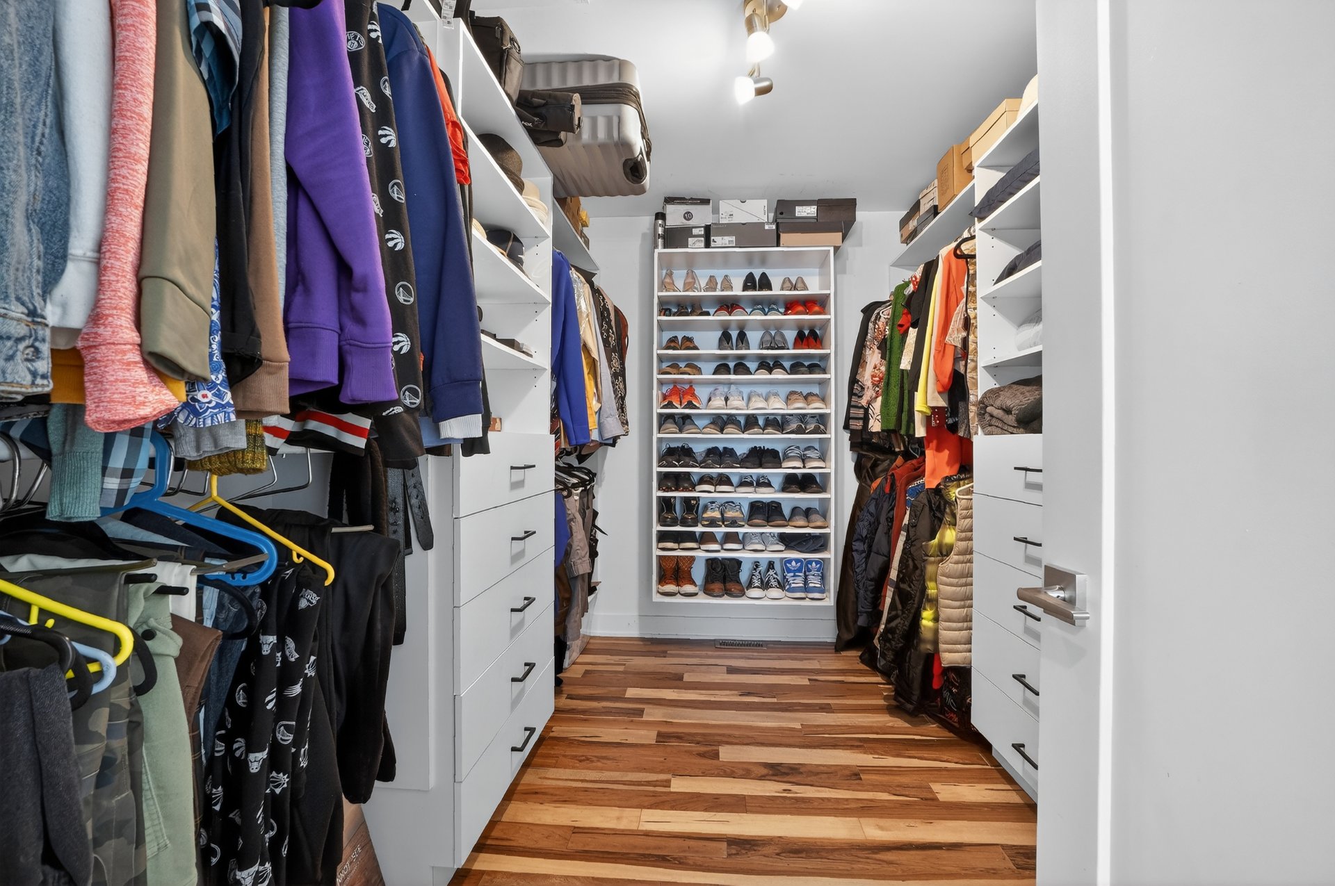 Photo - Walk-in closet