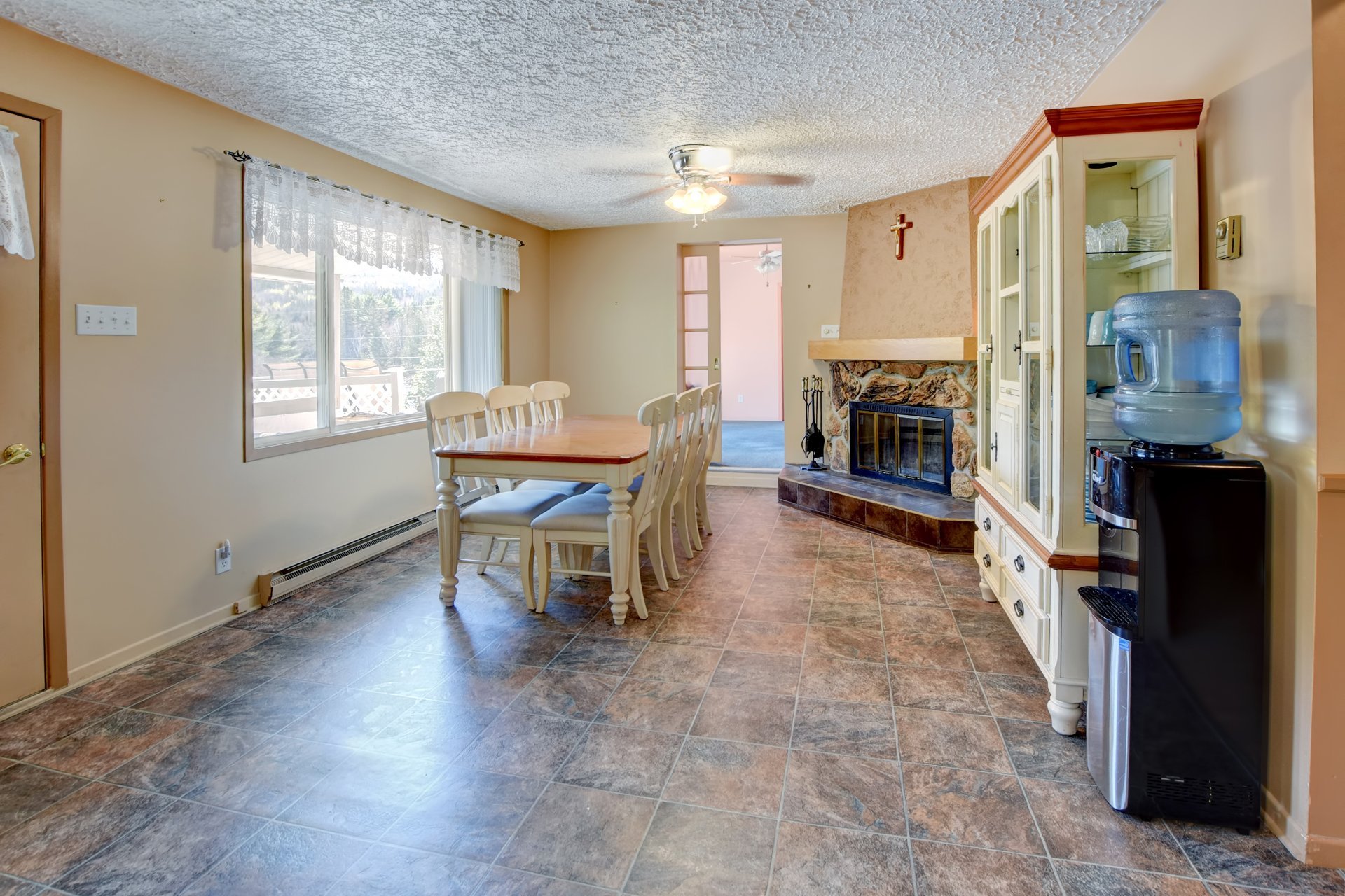 Photo - Dining room