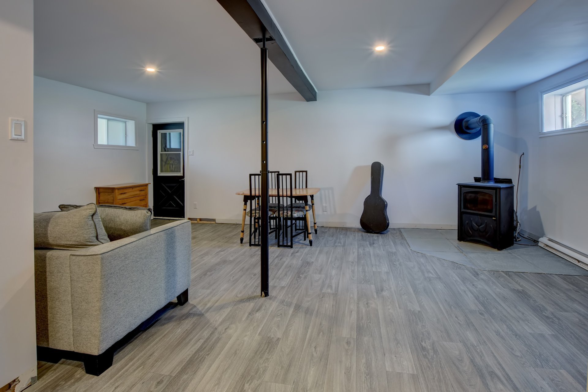 Photo - Family room