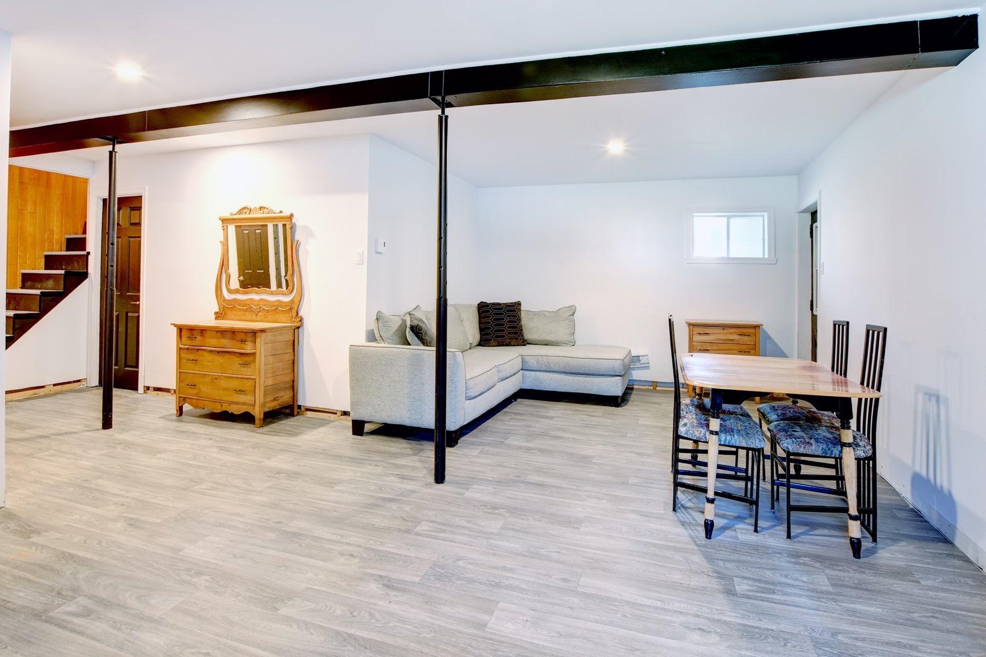 Photo - Family room