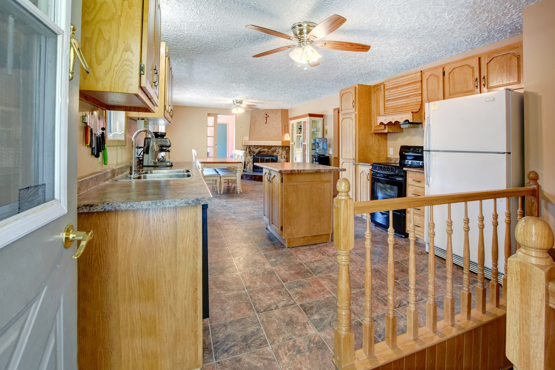 Photo - Kitchen