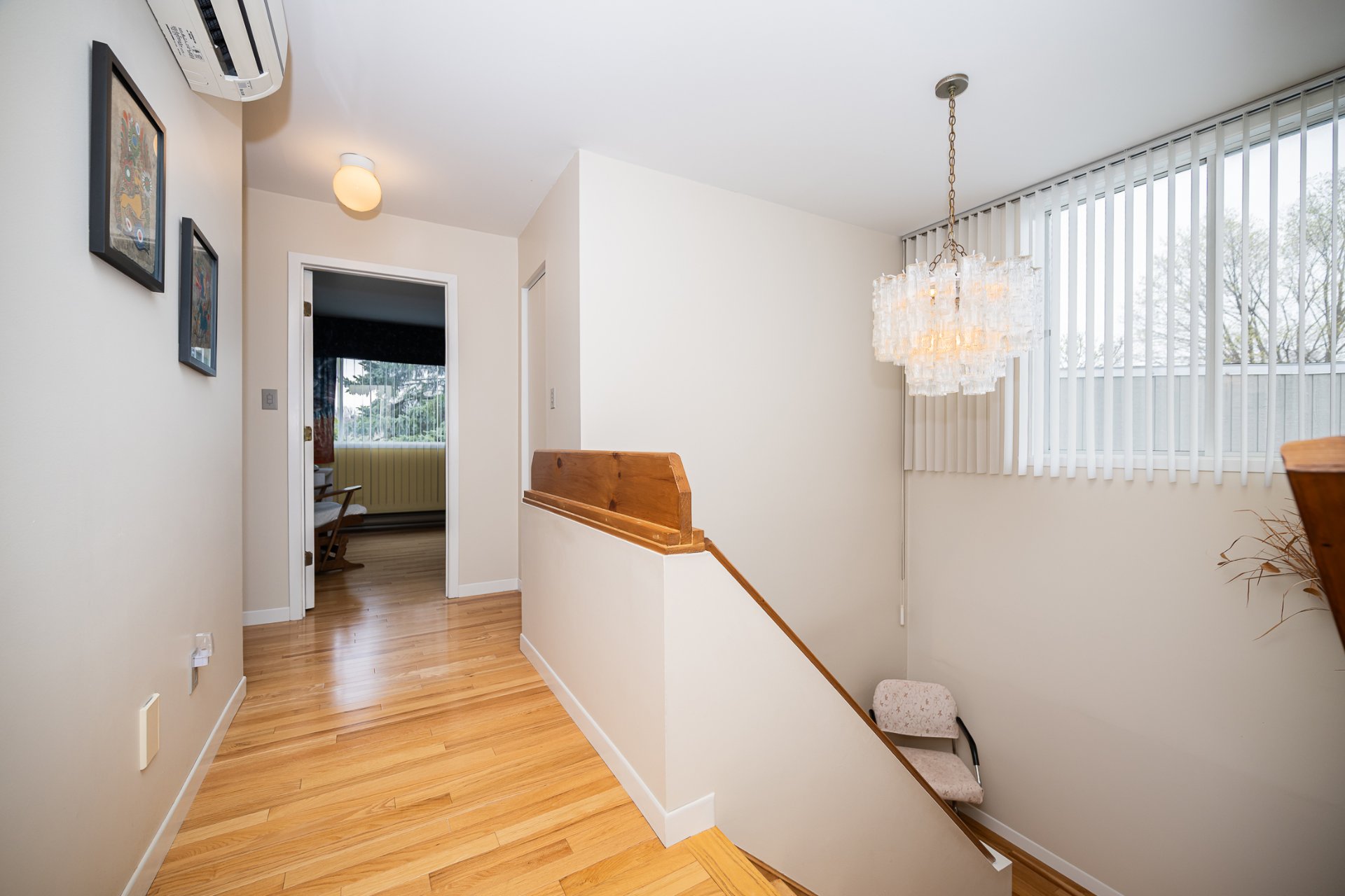 Photo - PASAGEWAY