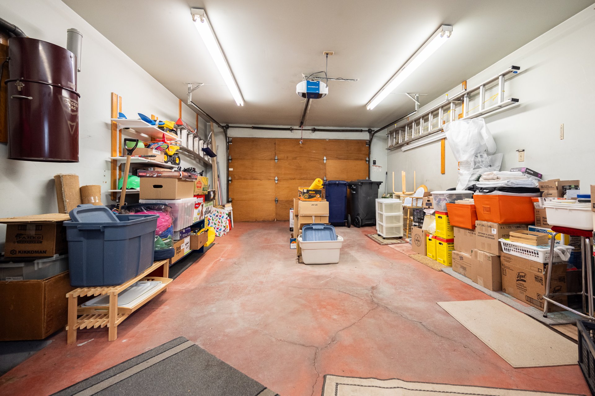 Photo - Garage