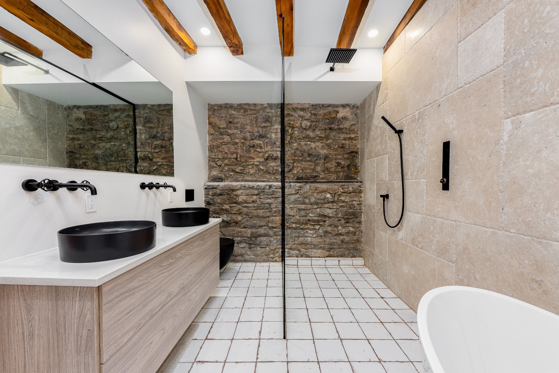 Photo - Salle de bains attenante à la CCP