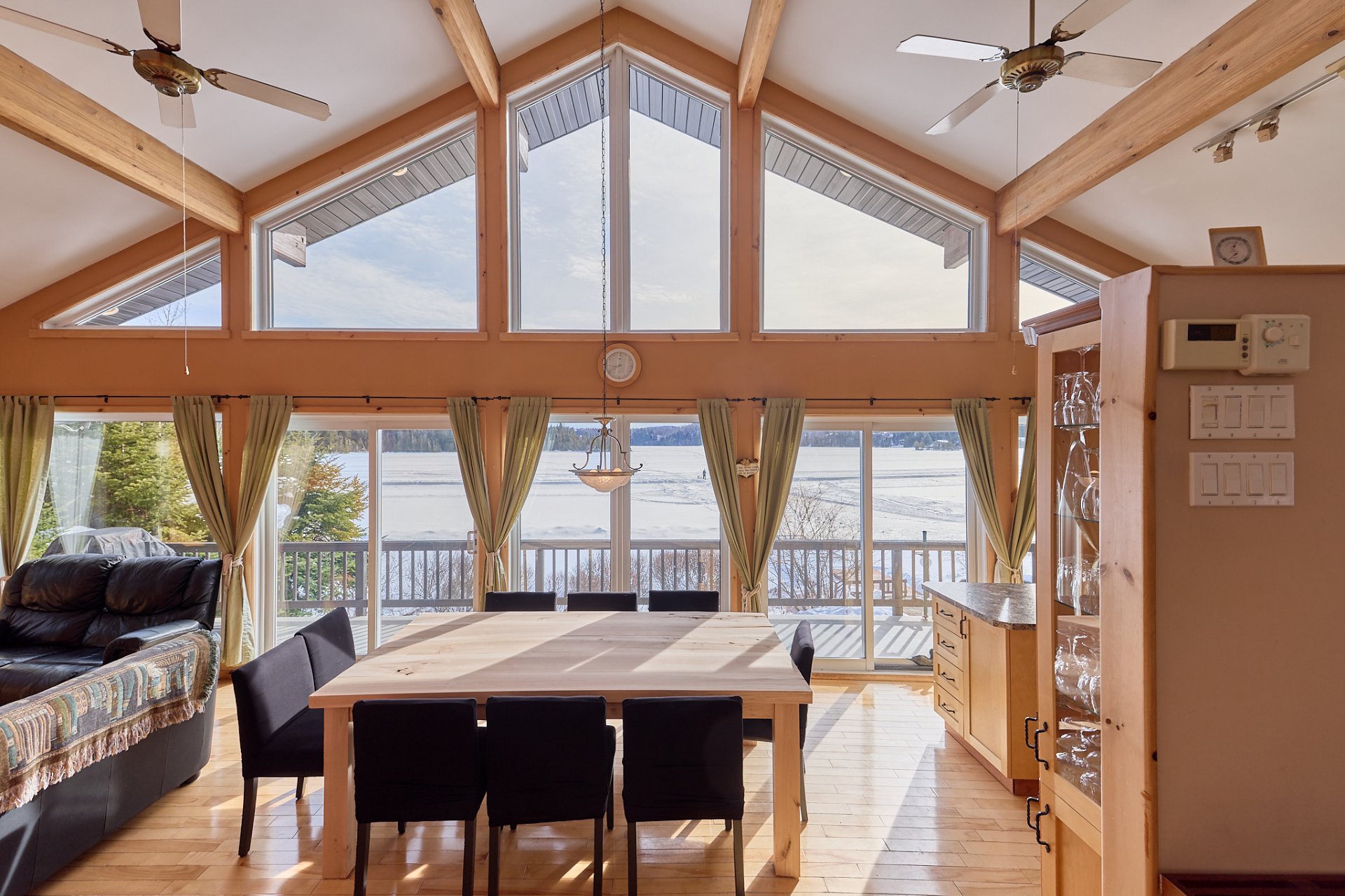 Photo - Salle à manger