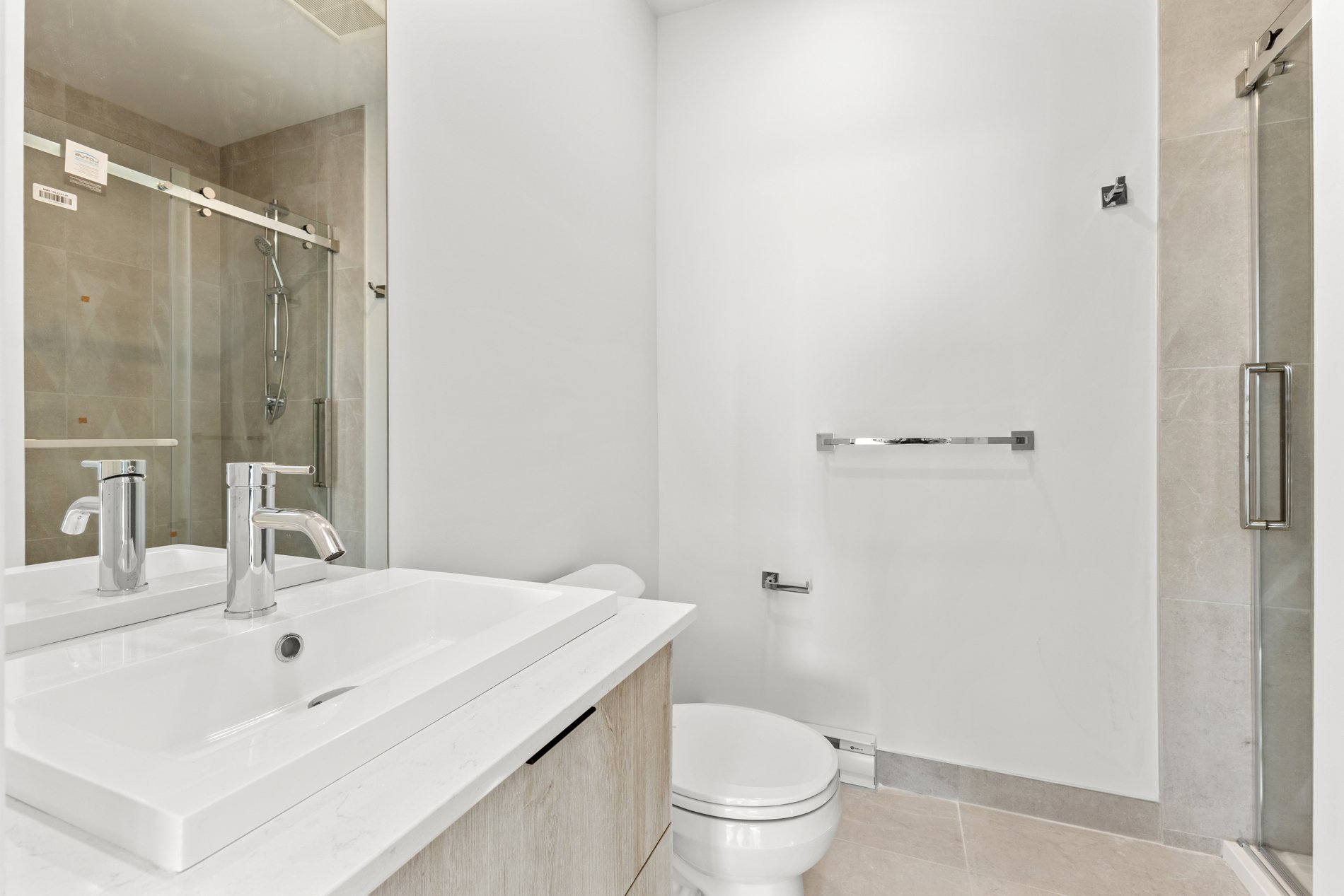 Photo - Salle de bains attenante à la CCP