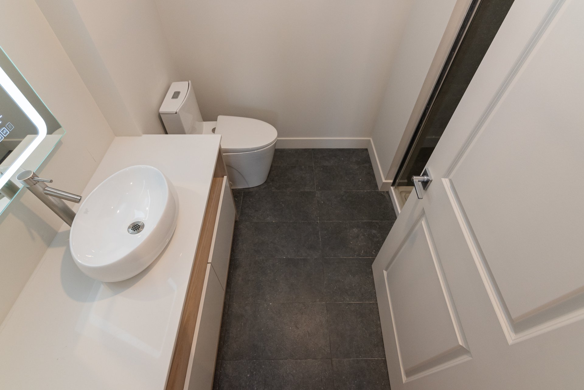 Photo - Ensuite bathroom