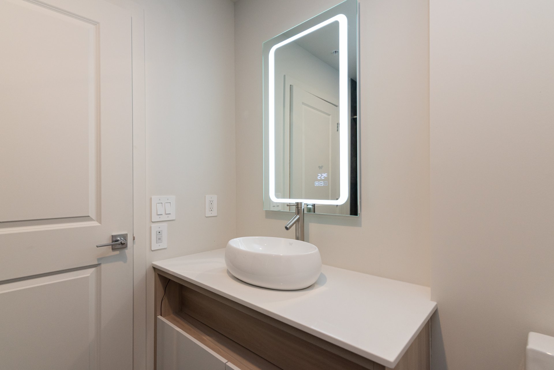 Photo - Ensuite bathroom