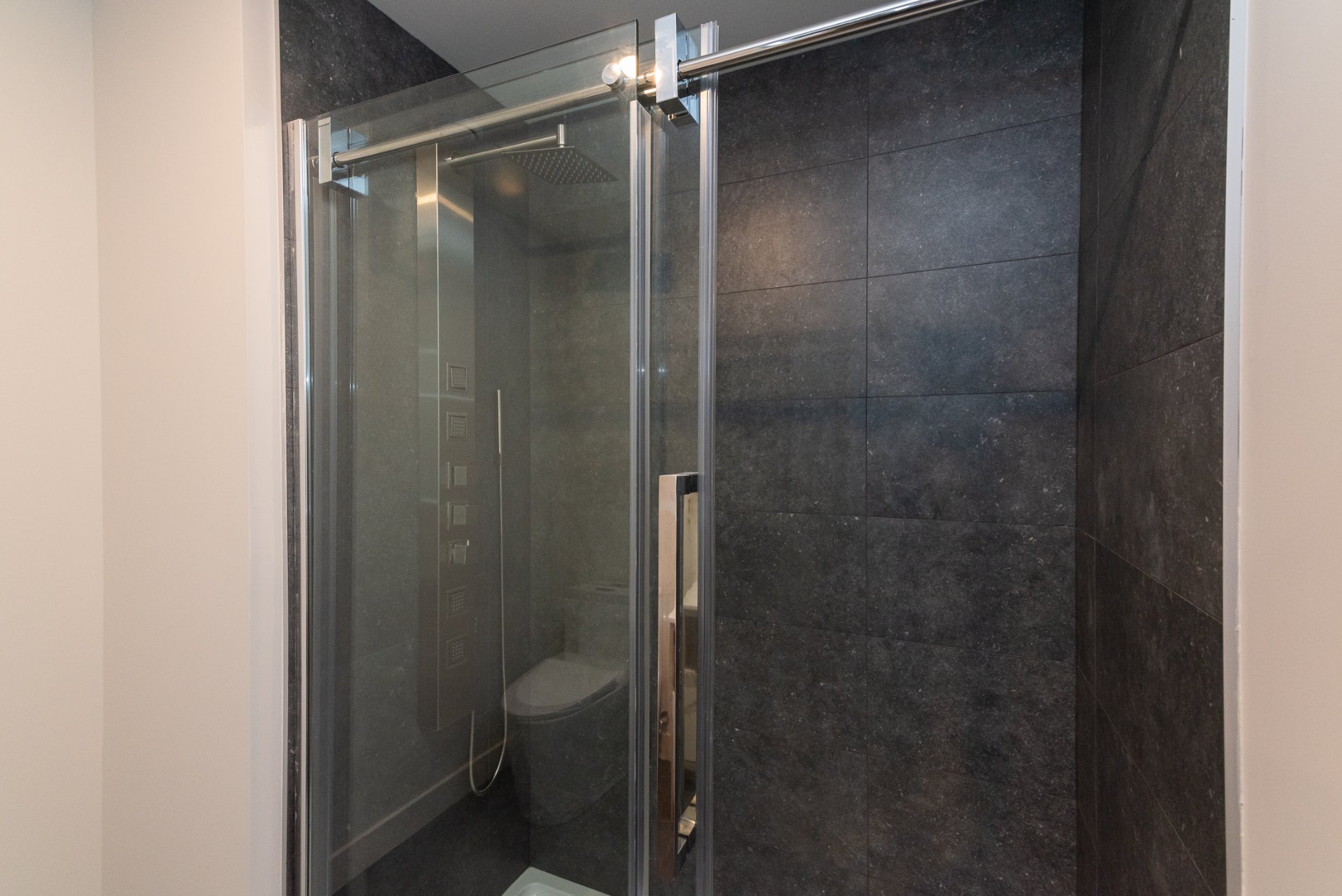 Photo - Ensuite bathroom