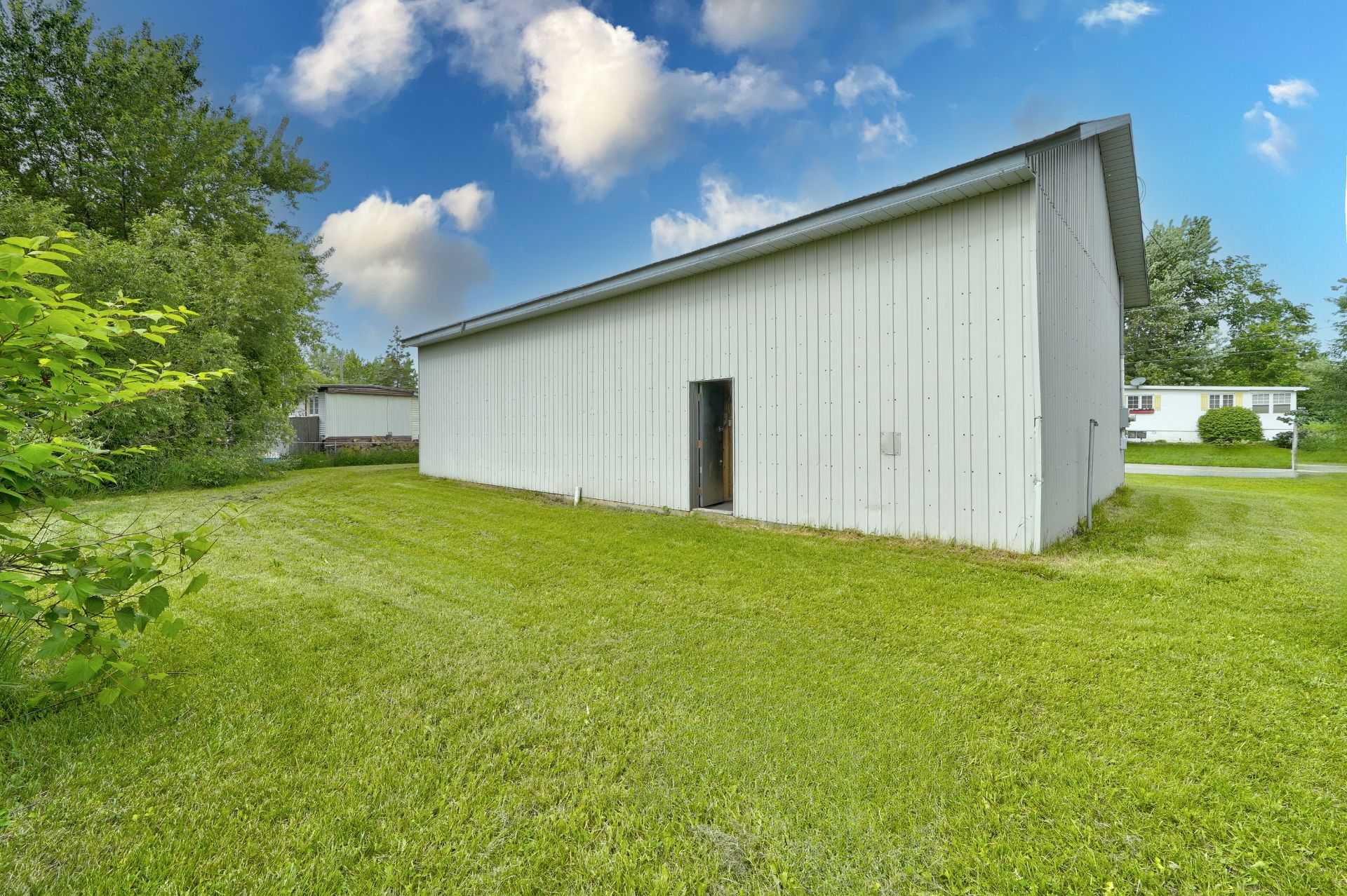 Photo - Garage