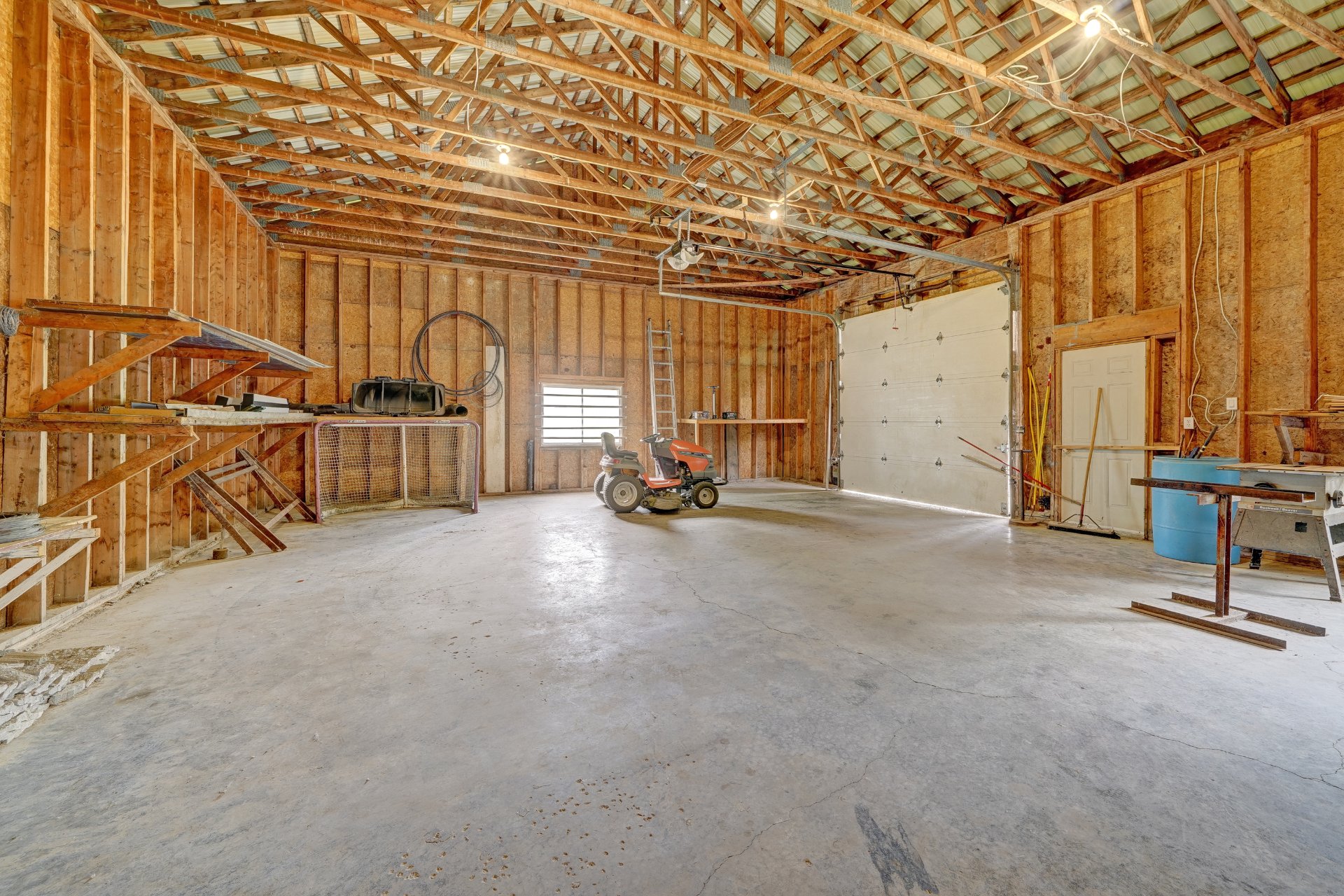 Photo - Garage