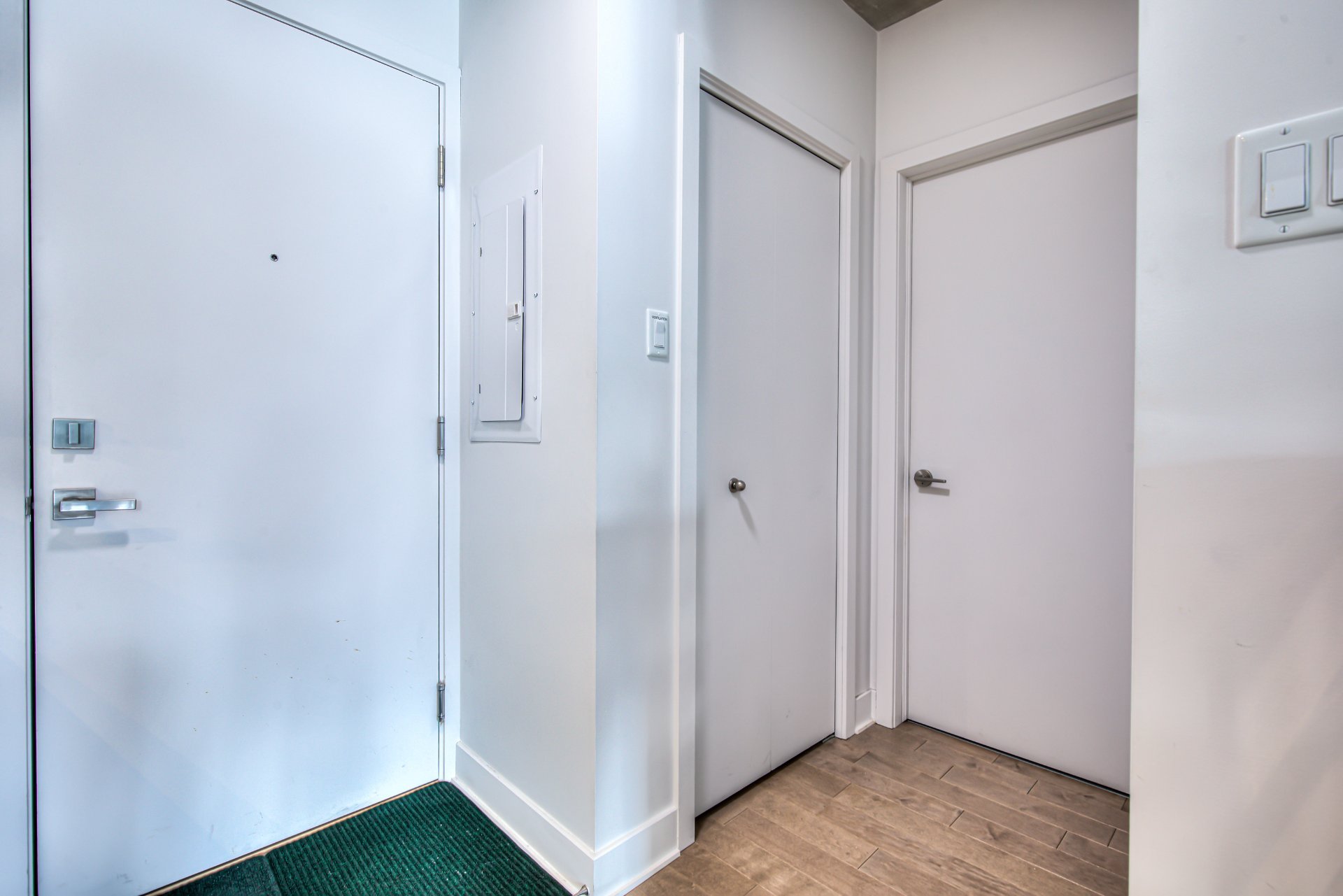 Photo - Hallway