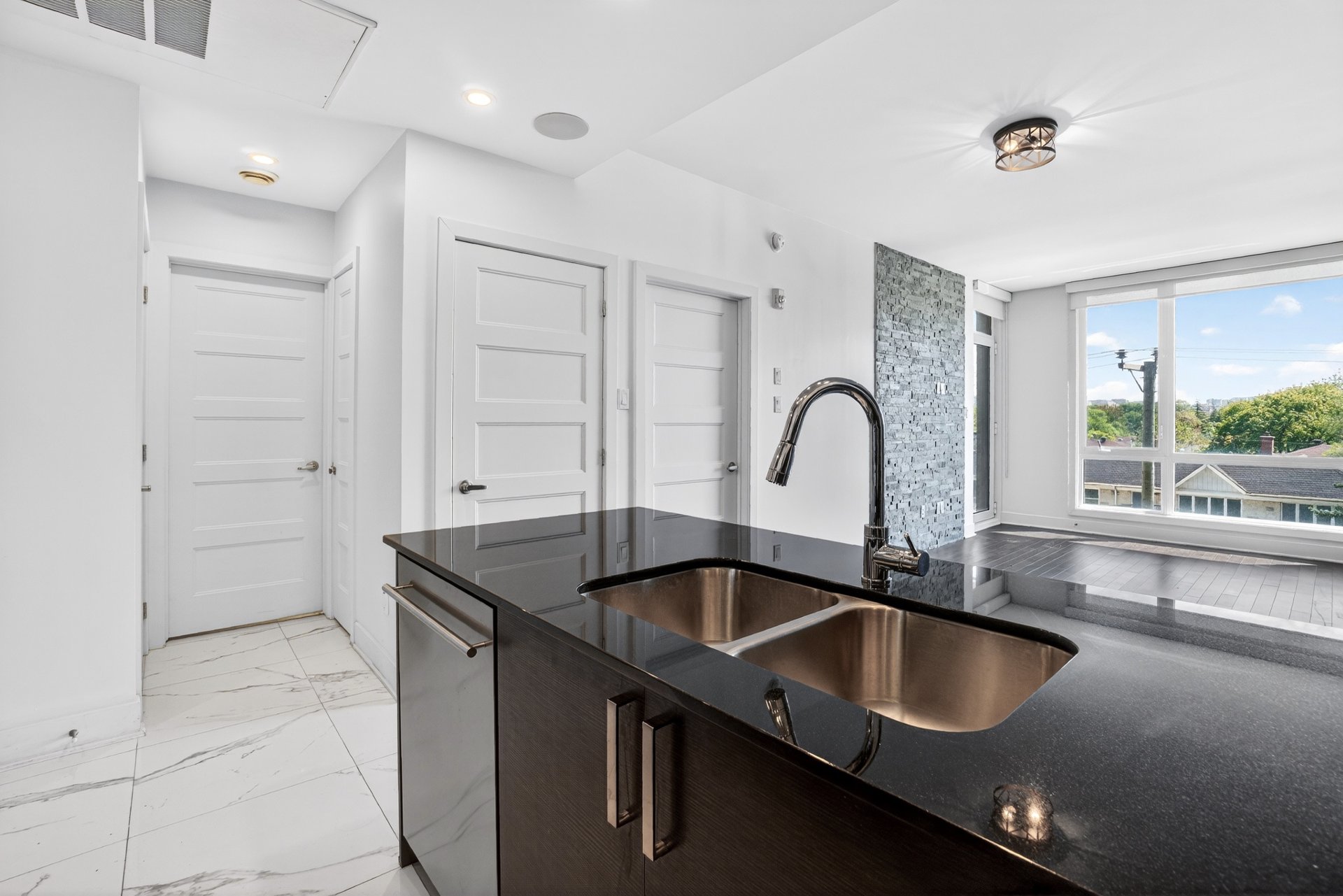Photo - Kitchen