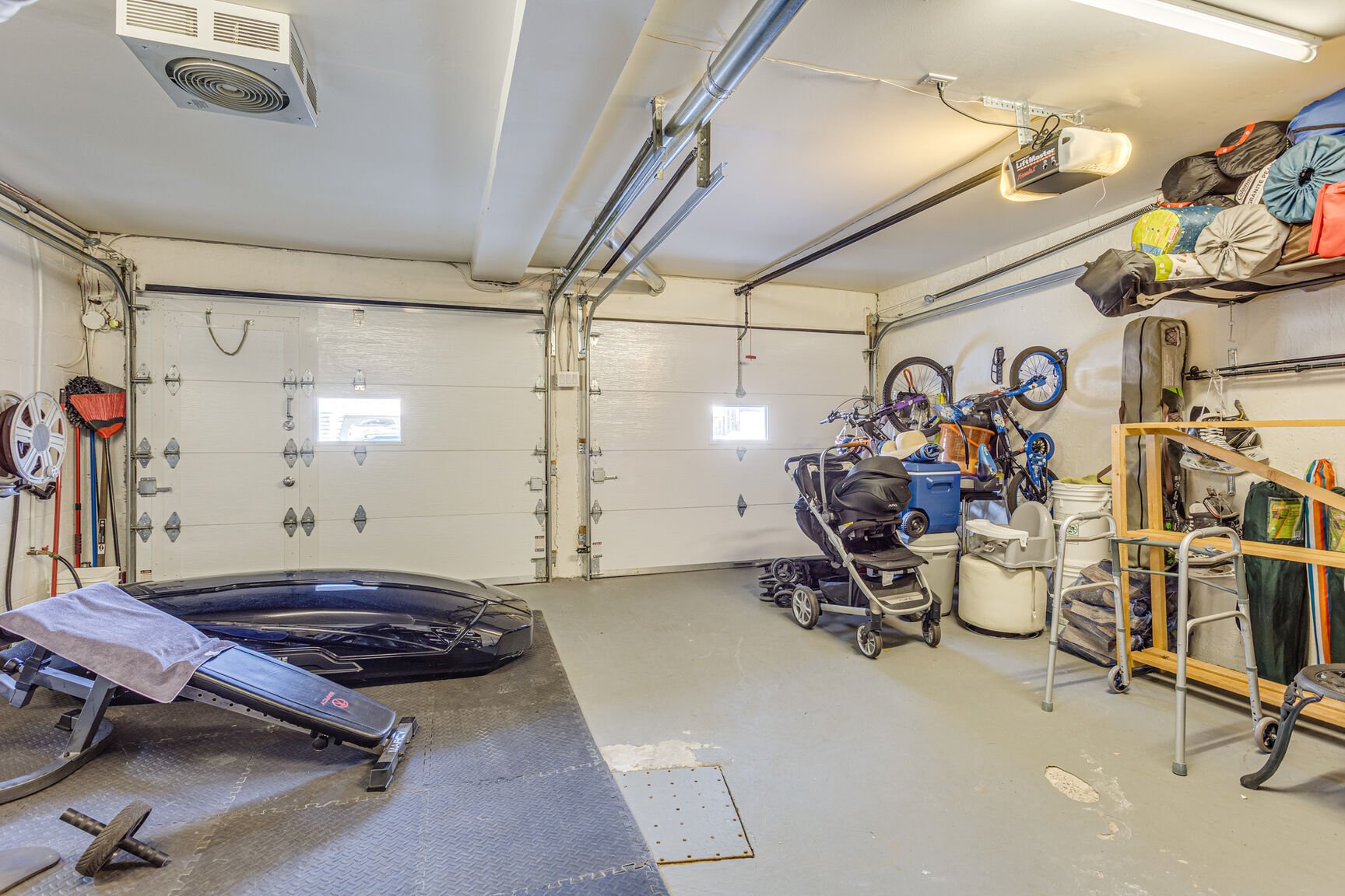 Photo - Garage