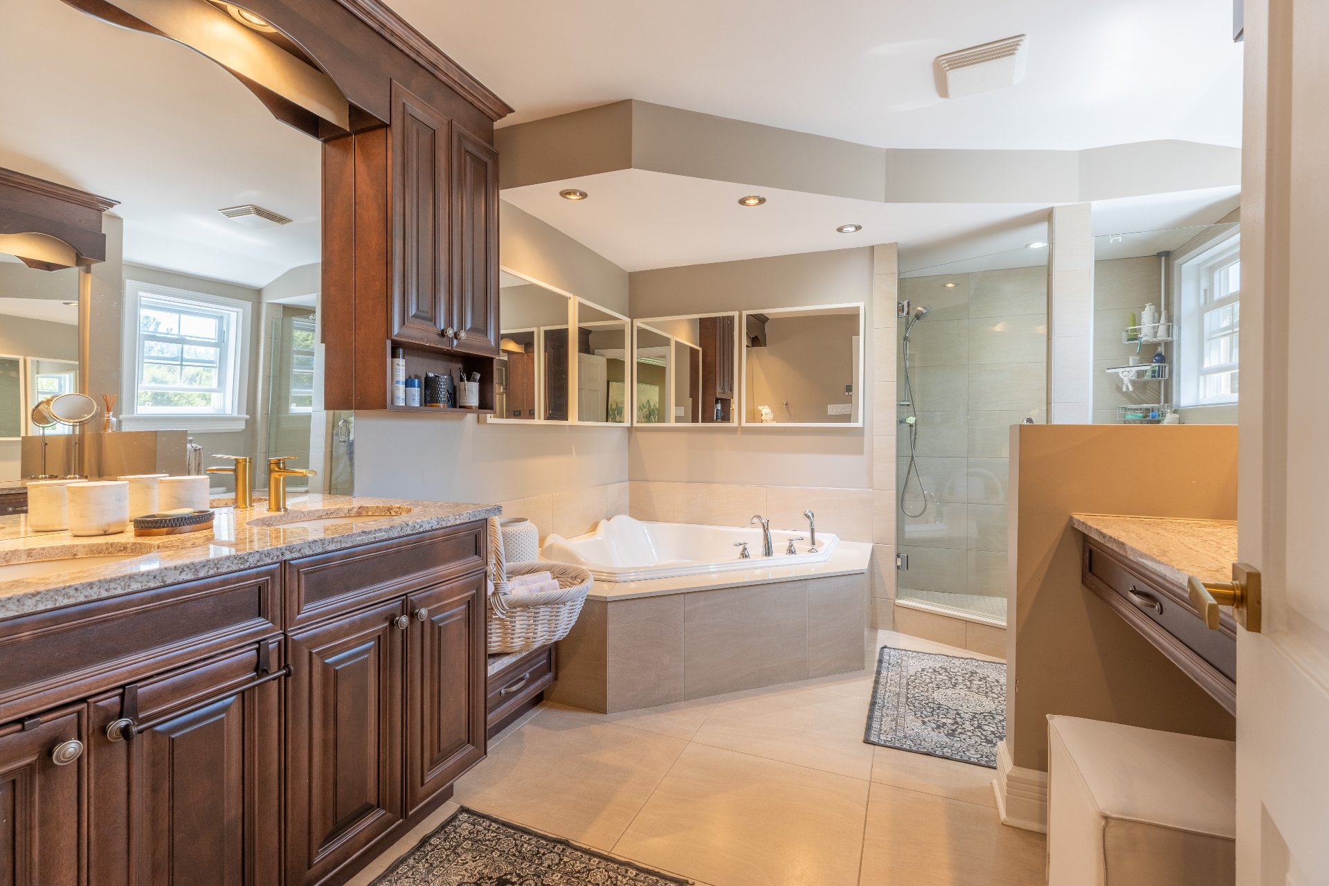 Photo - Salle de bains attenante à la CCP