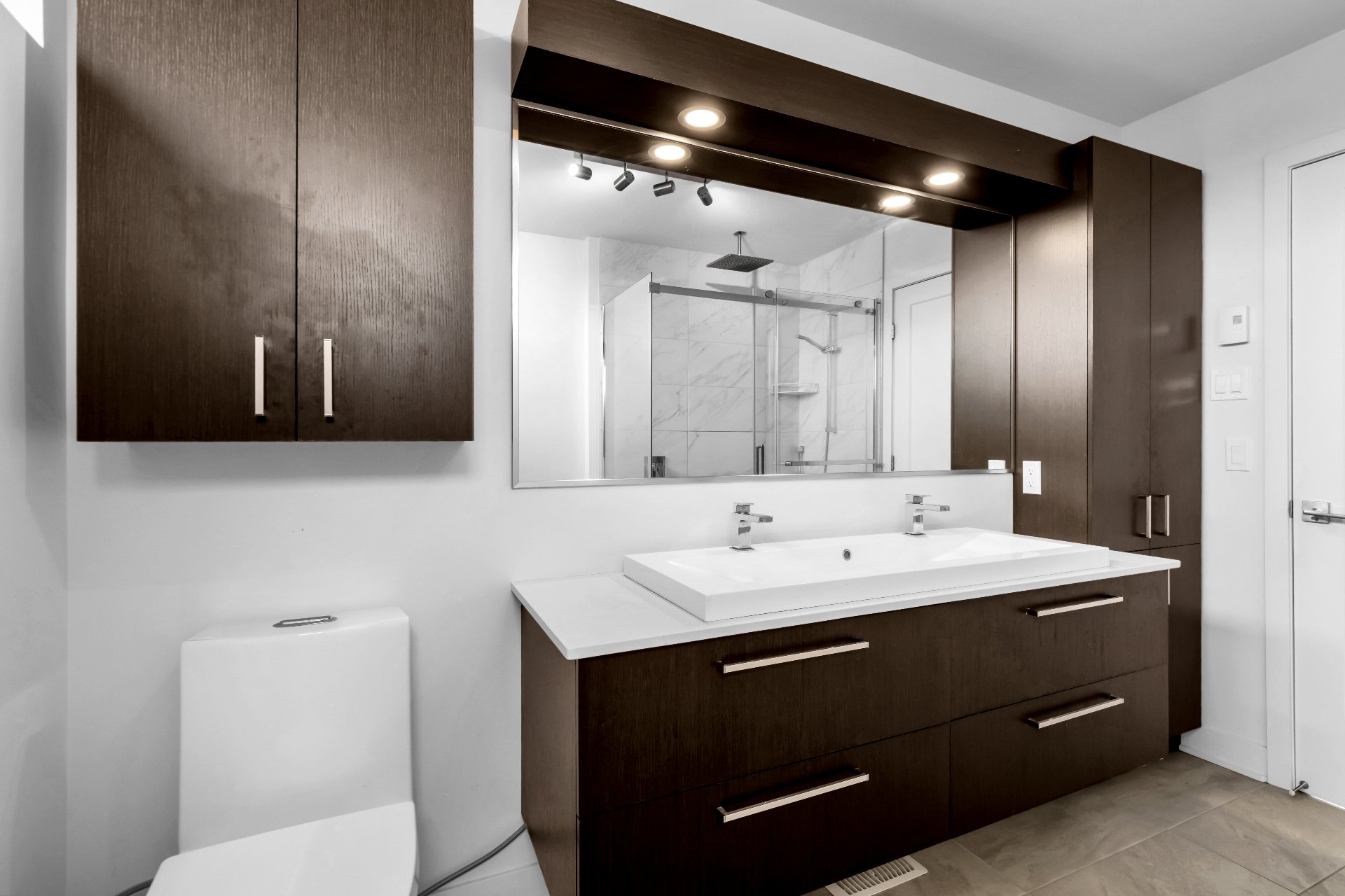 Photo - Salle de bains attenante à la CCP