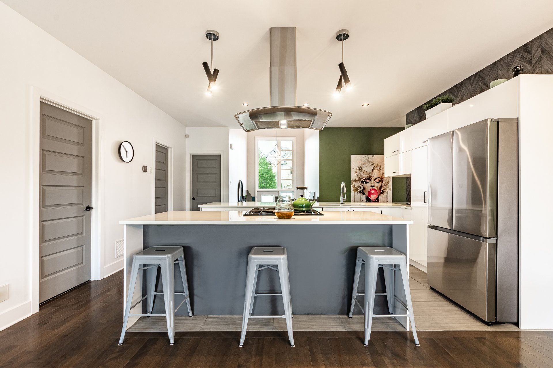 Photo - Kitchen