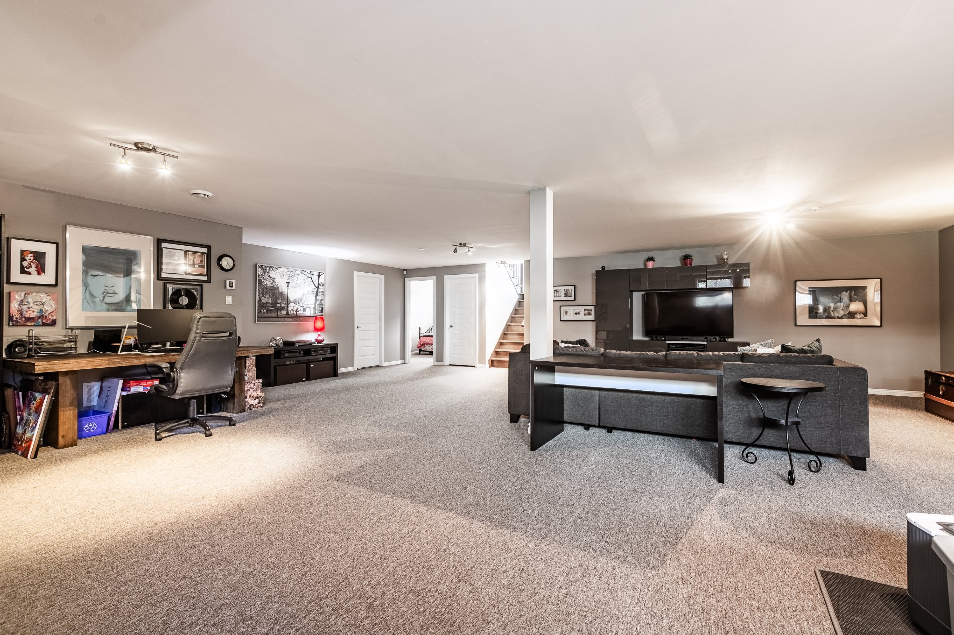 Photo - Family room