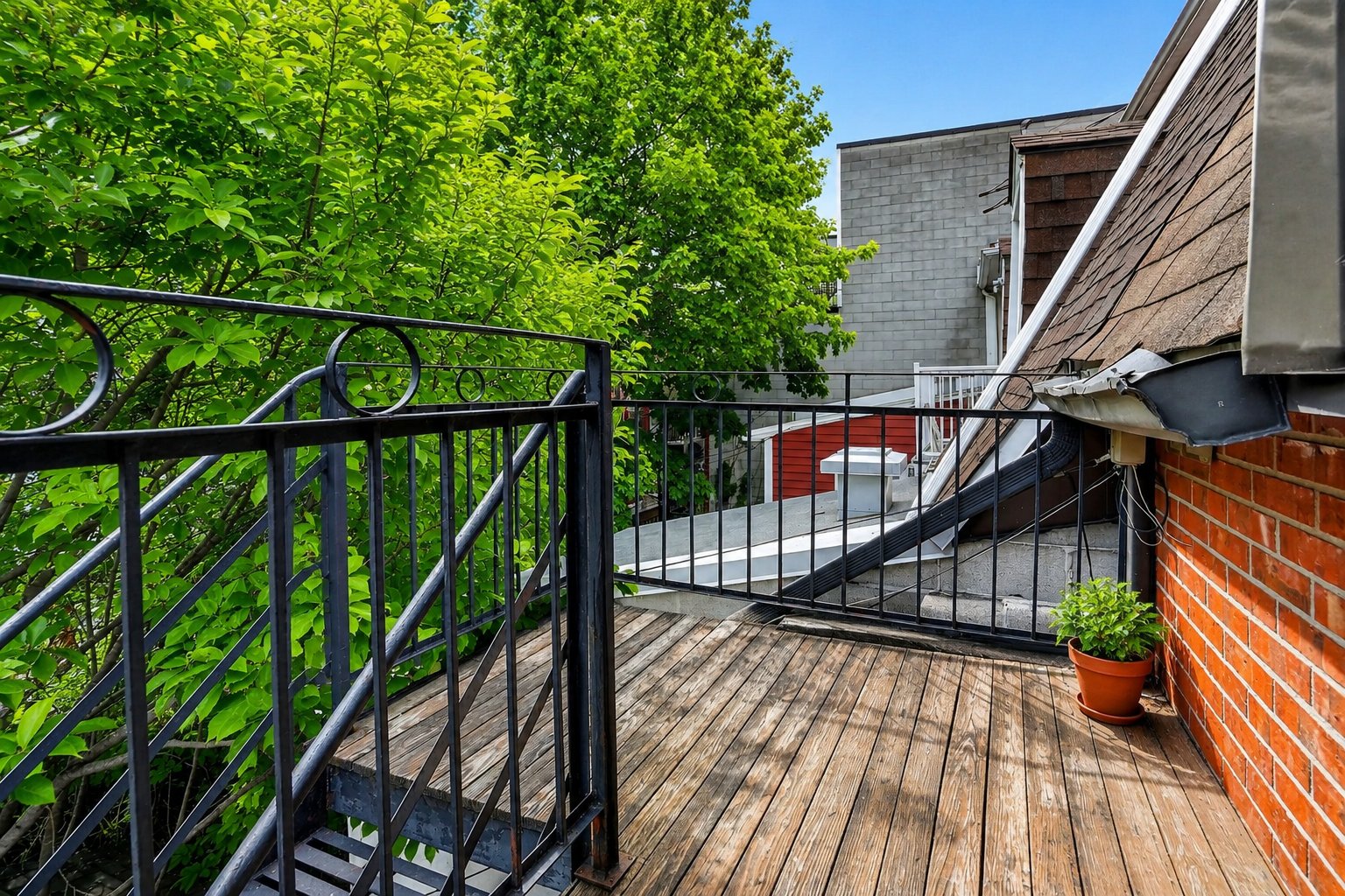 Photo - Balcony