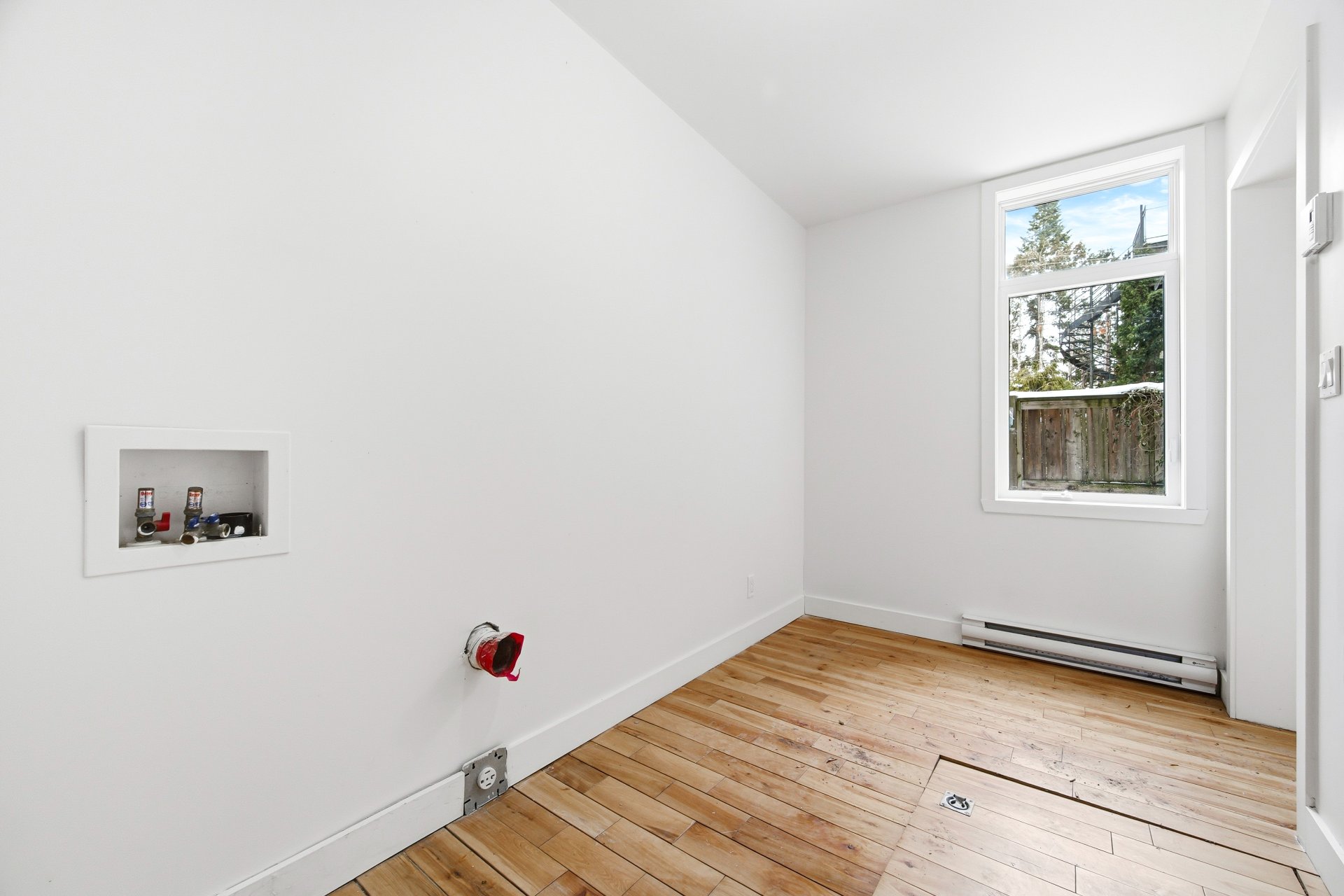 Photo - Laundry room