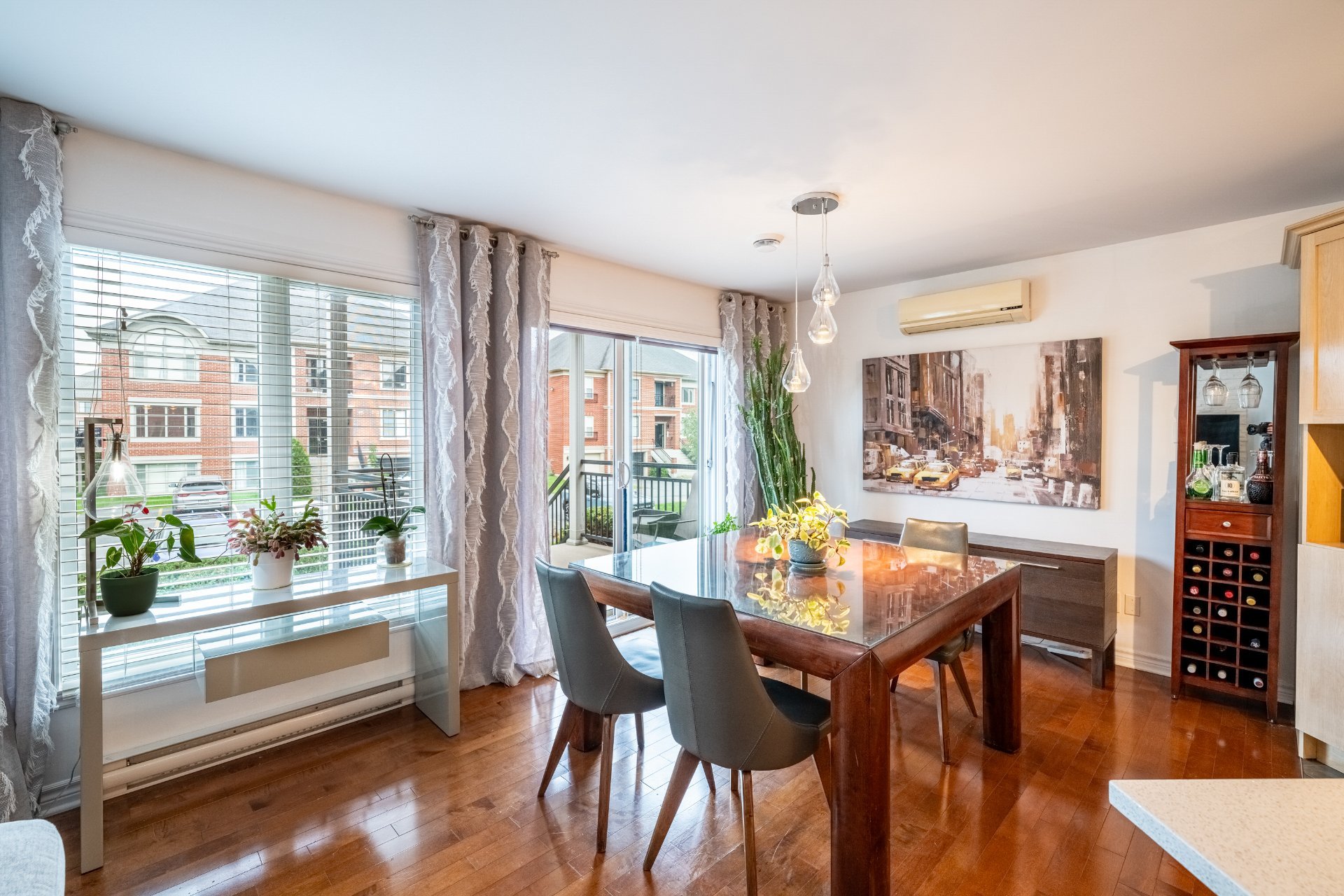 Photo - Salle à manger