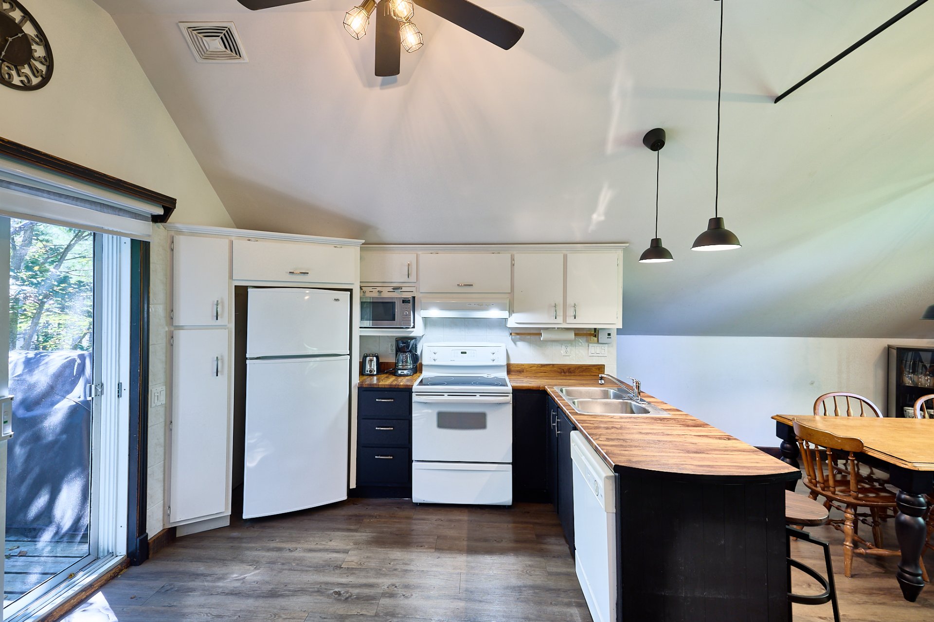 Photo - Kitchen