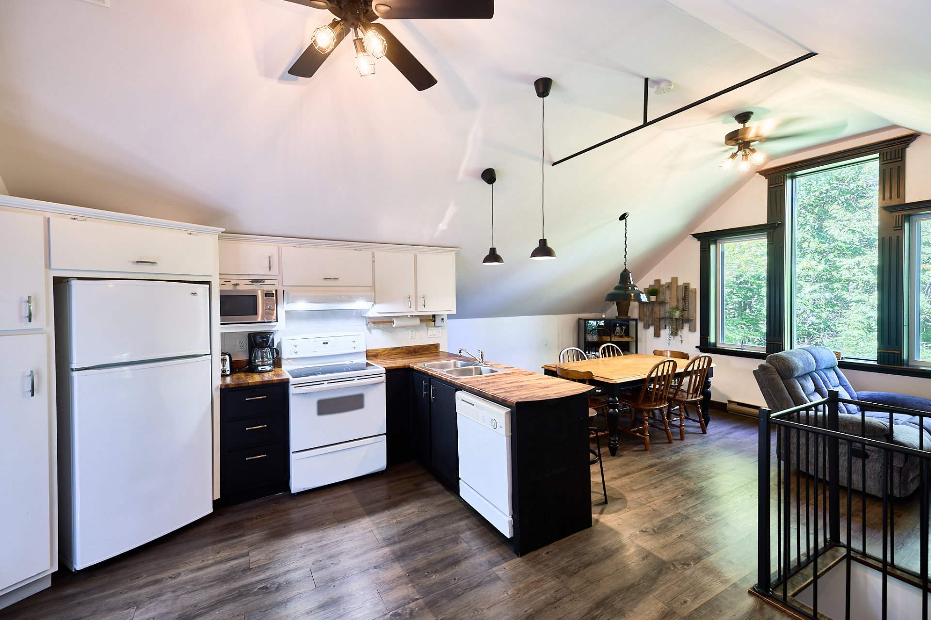 Photo - Kitchen