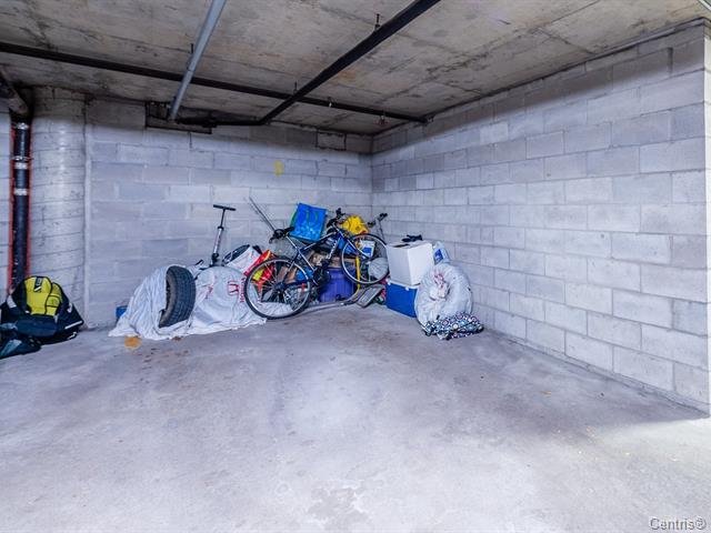 Photo - Garage