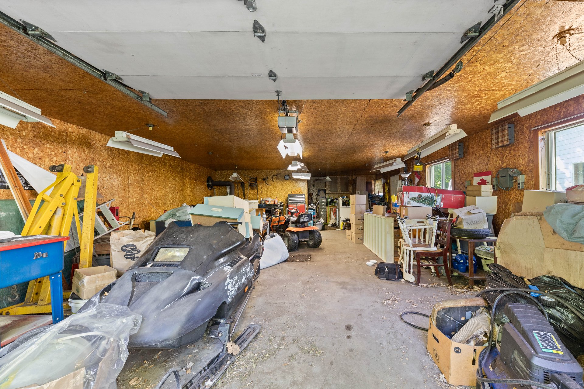 Photo - Garage