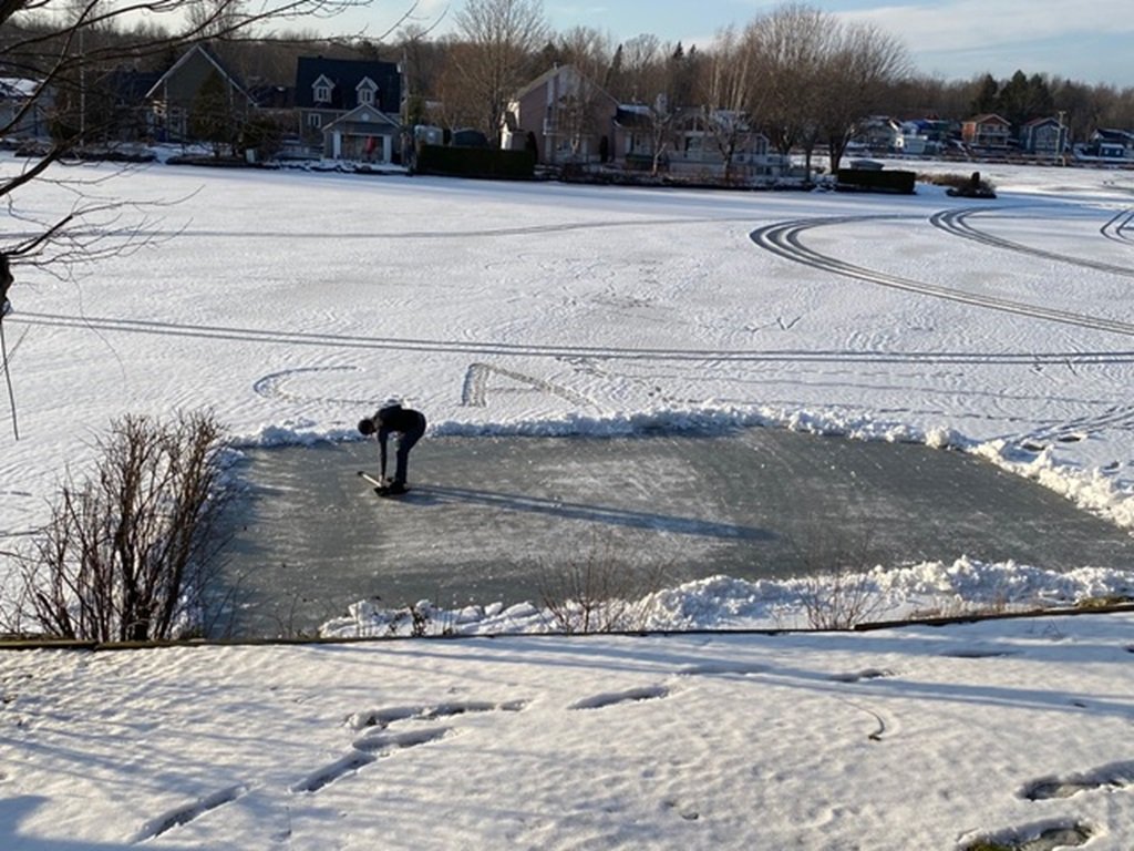 Photo - Access to a body of water