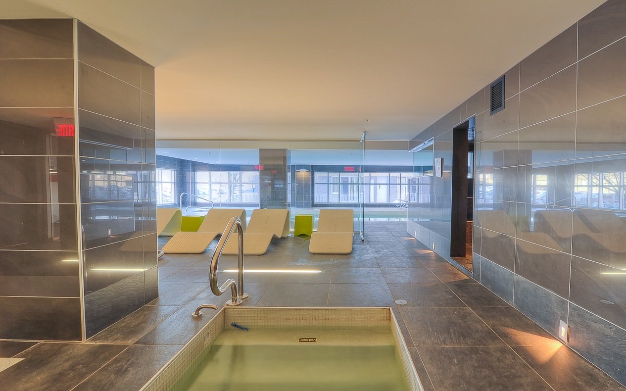 Photo - Hot tub