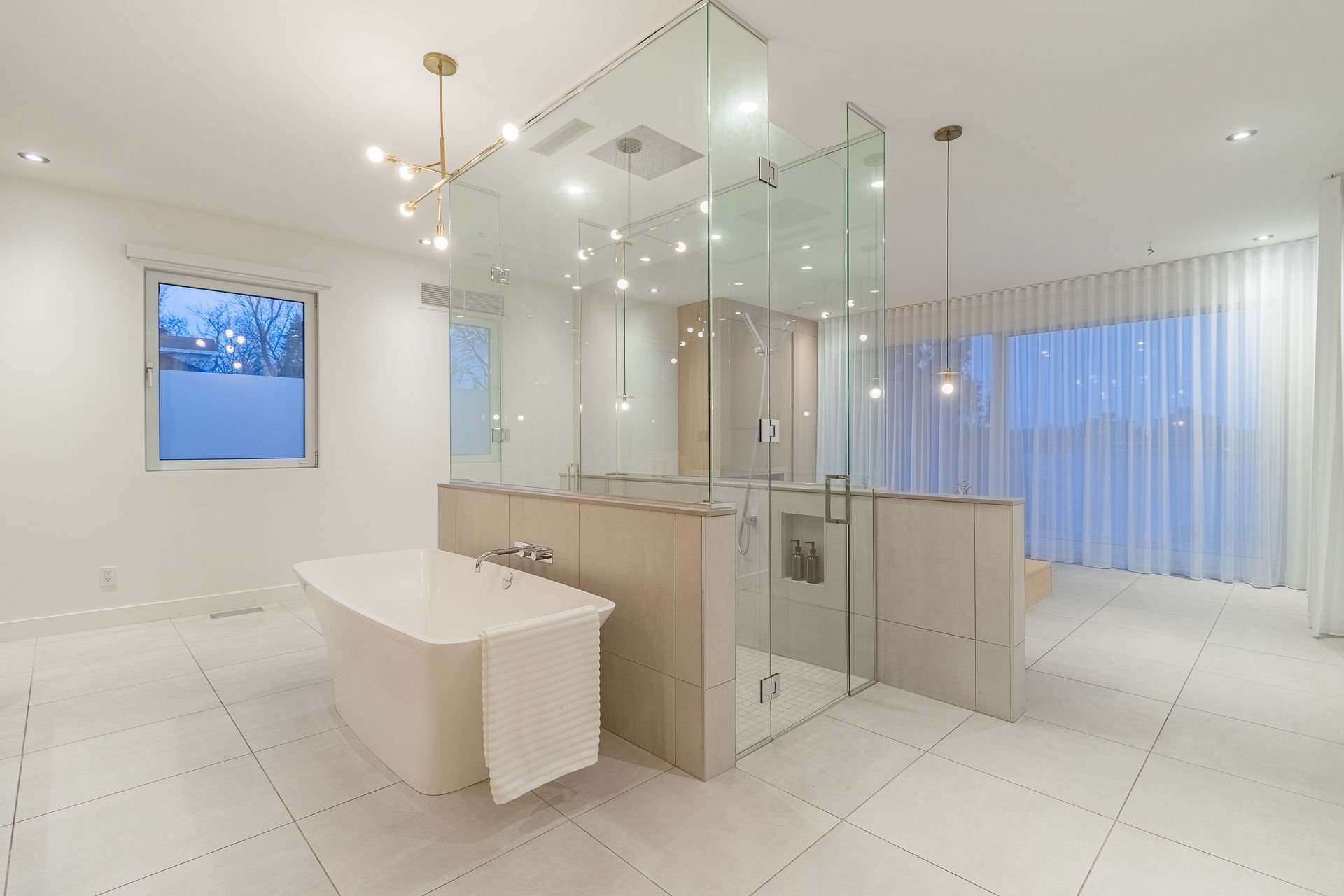 Photo - Salle de bains attenante à la CCP