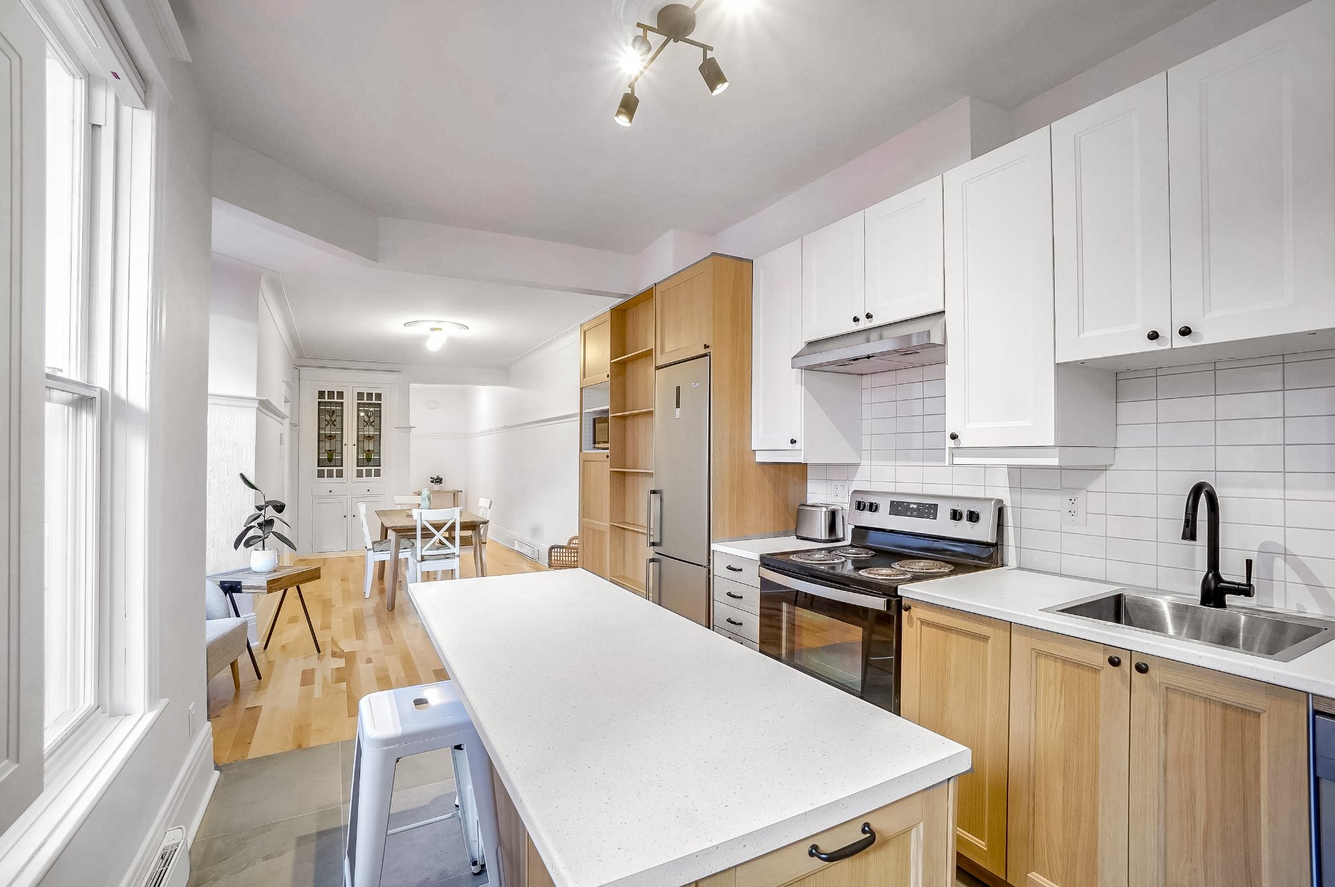 Photo - Kitchen