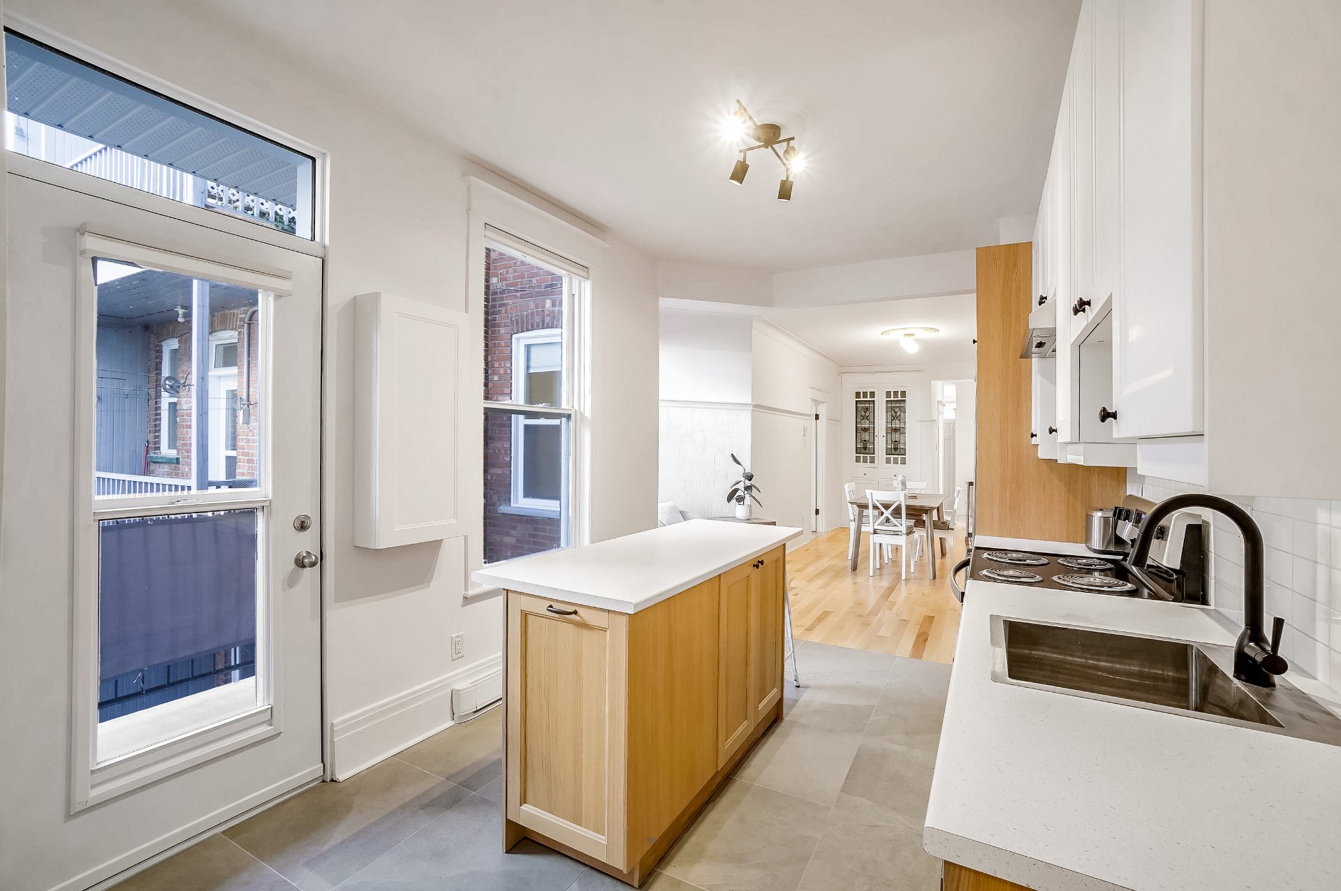 Photo - Kitchen