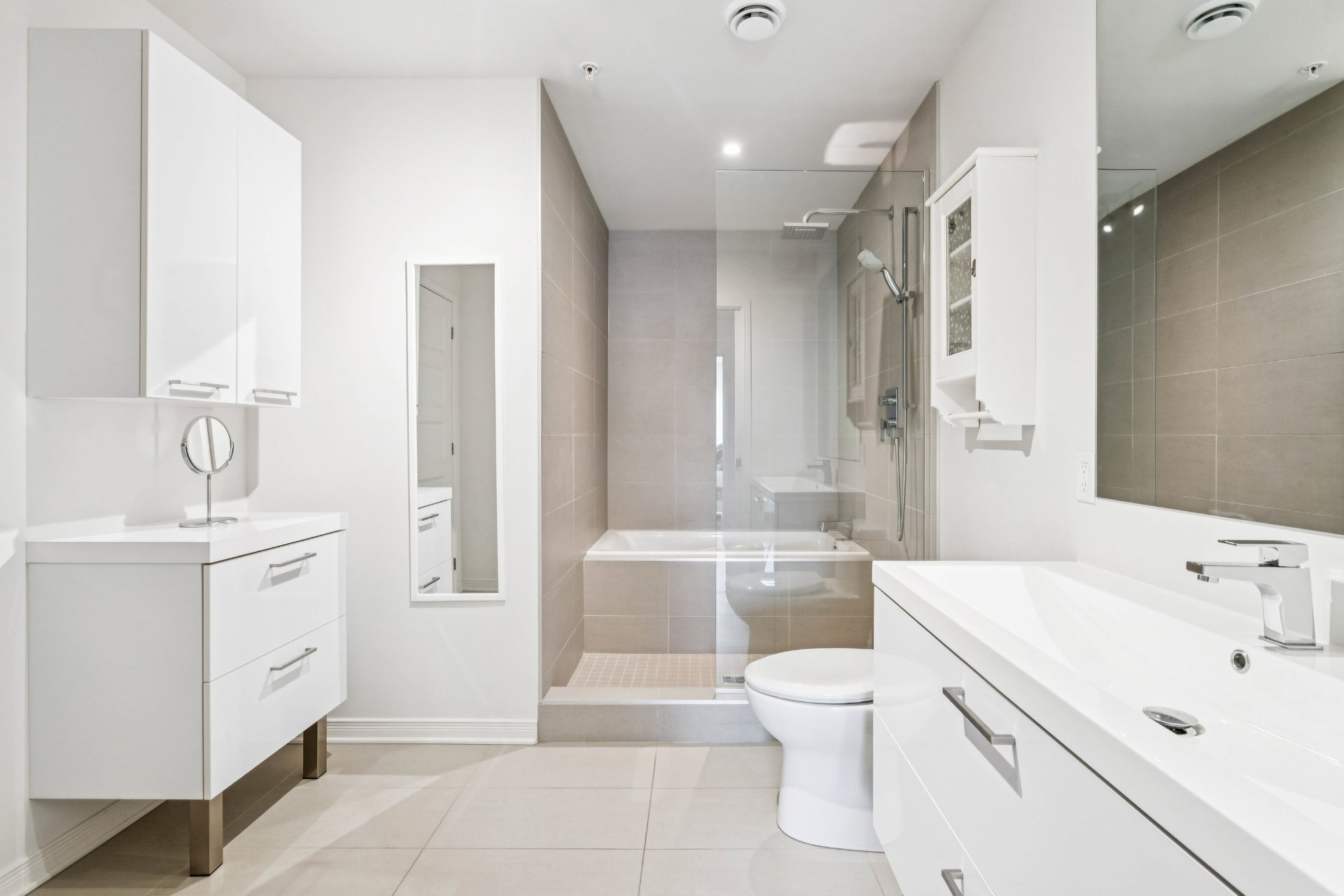 Photo - Salle de bains attenante à la CCP