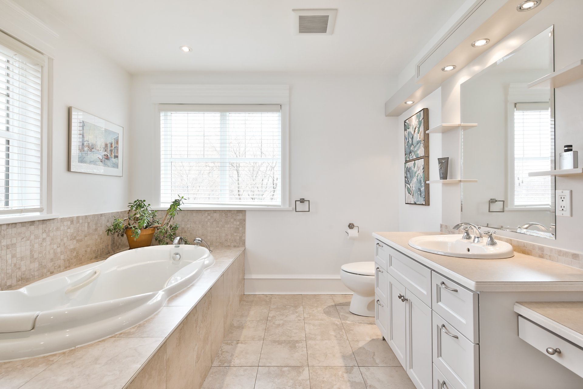 Photo - Salle de bains attenante à la CCP