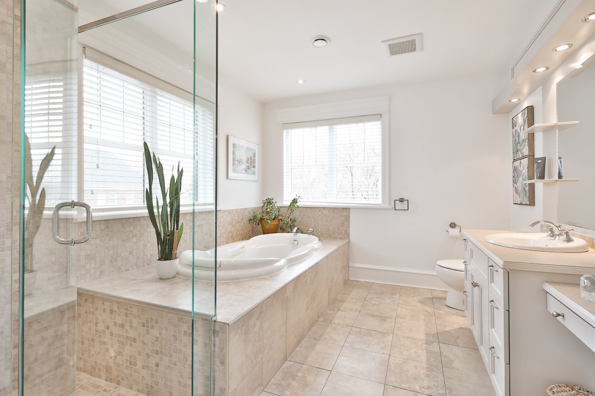 Photo - Salle de bains attenante à la CCP