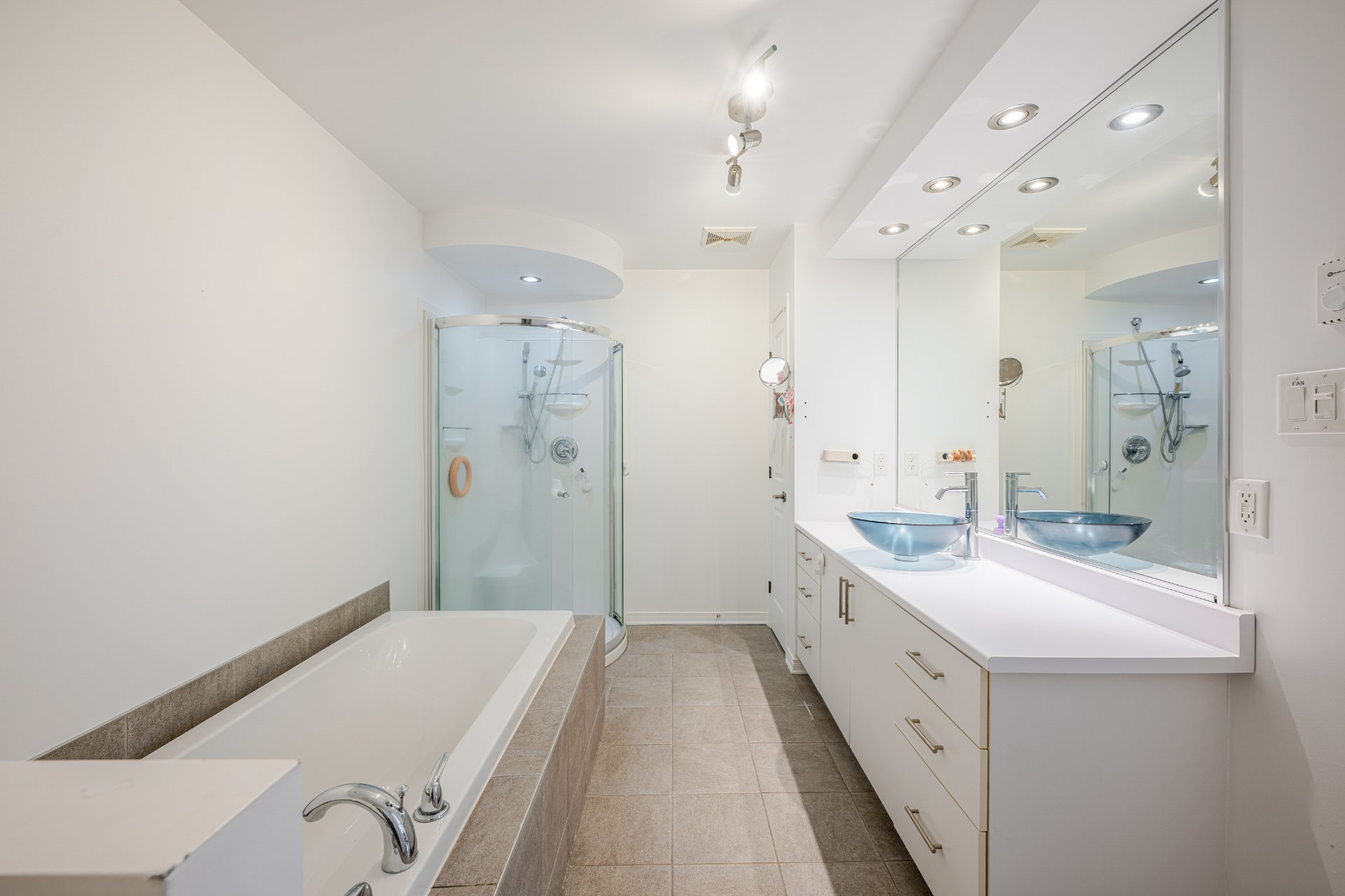 Photo - Bathroom