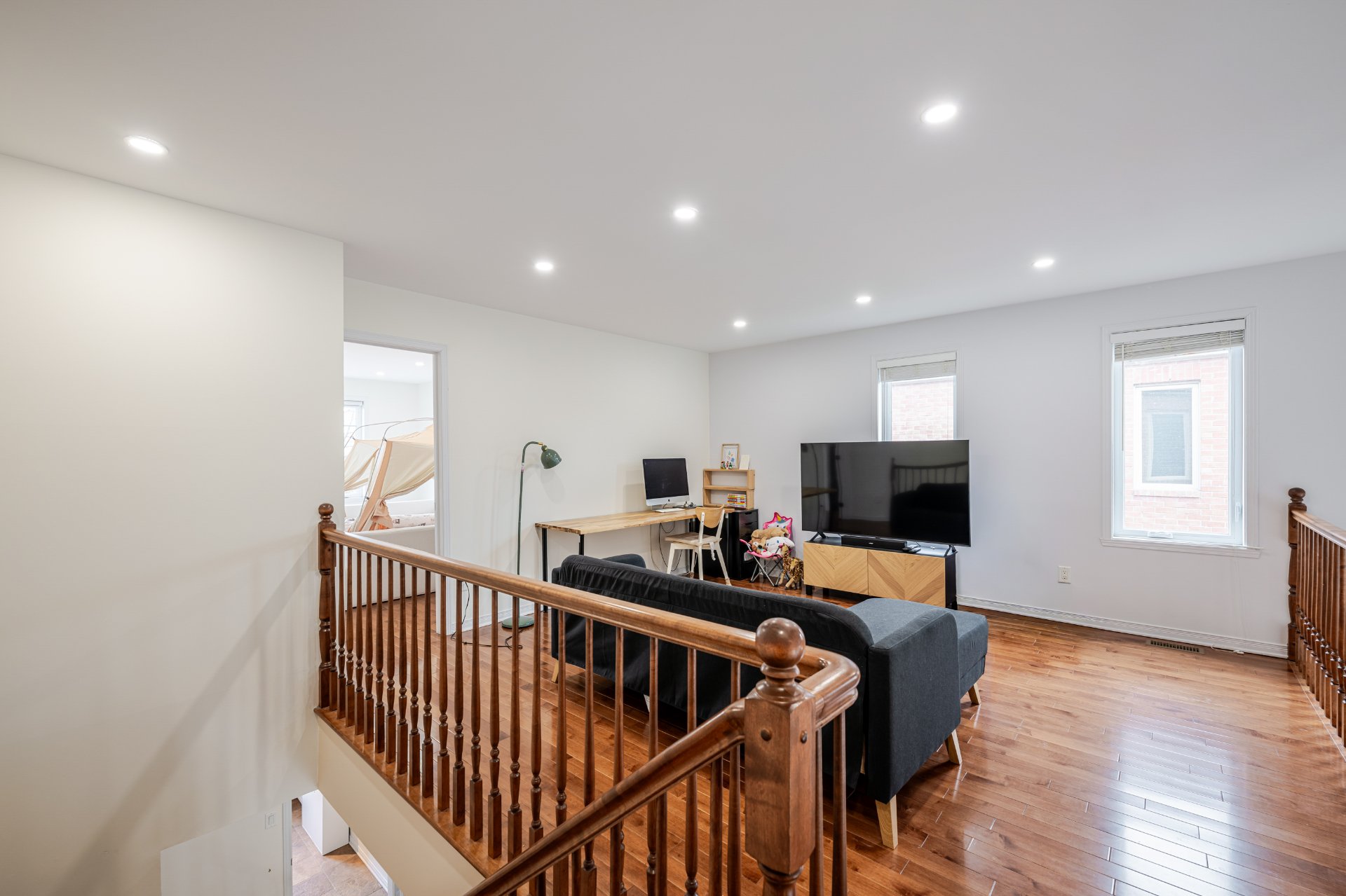 Photo - Mezzanine