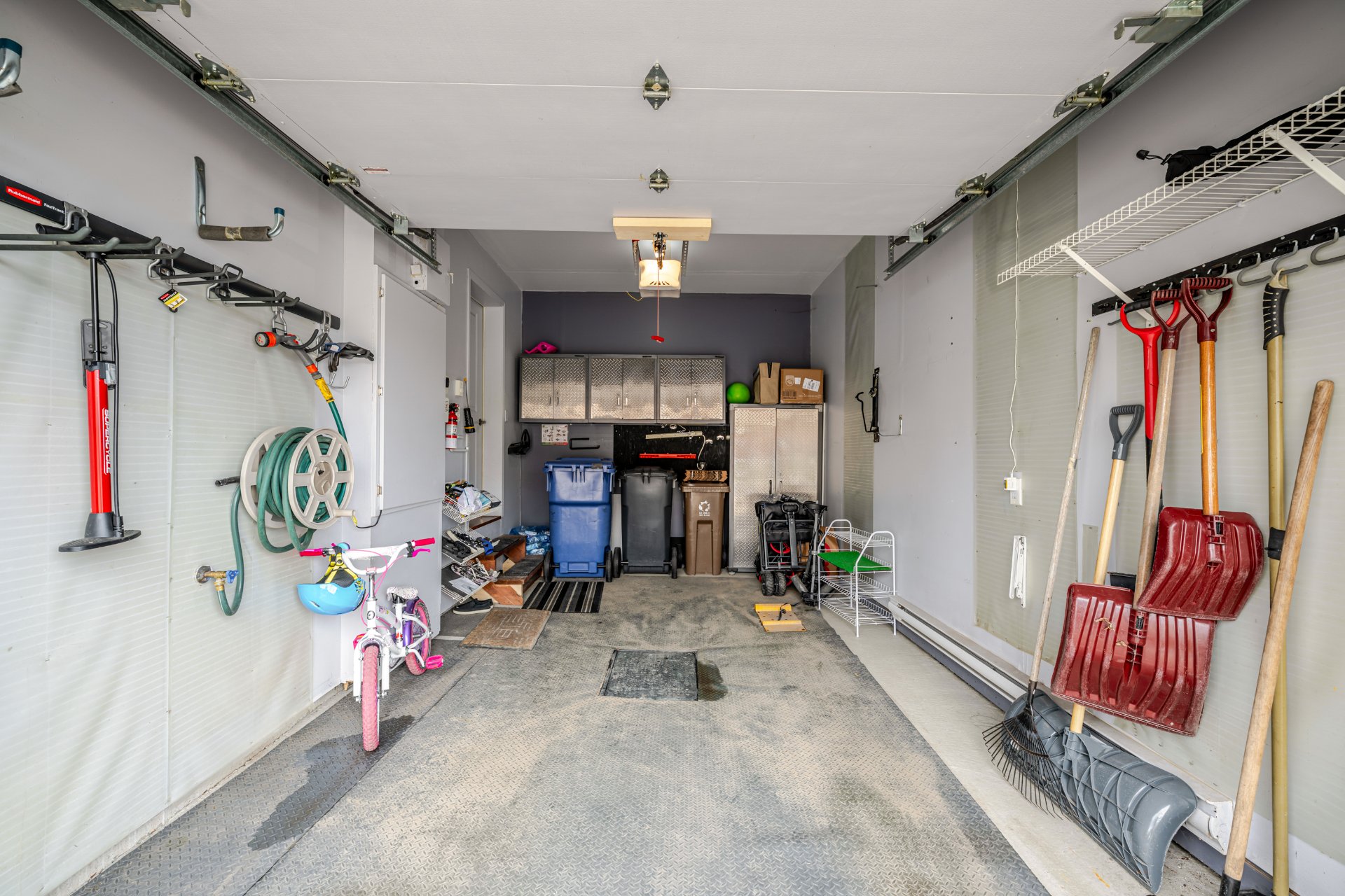 Photo - Garage