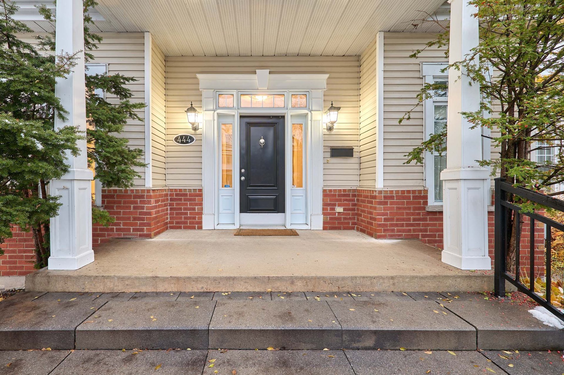 Photo - Exterior entrance