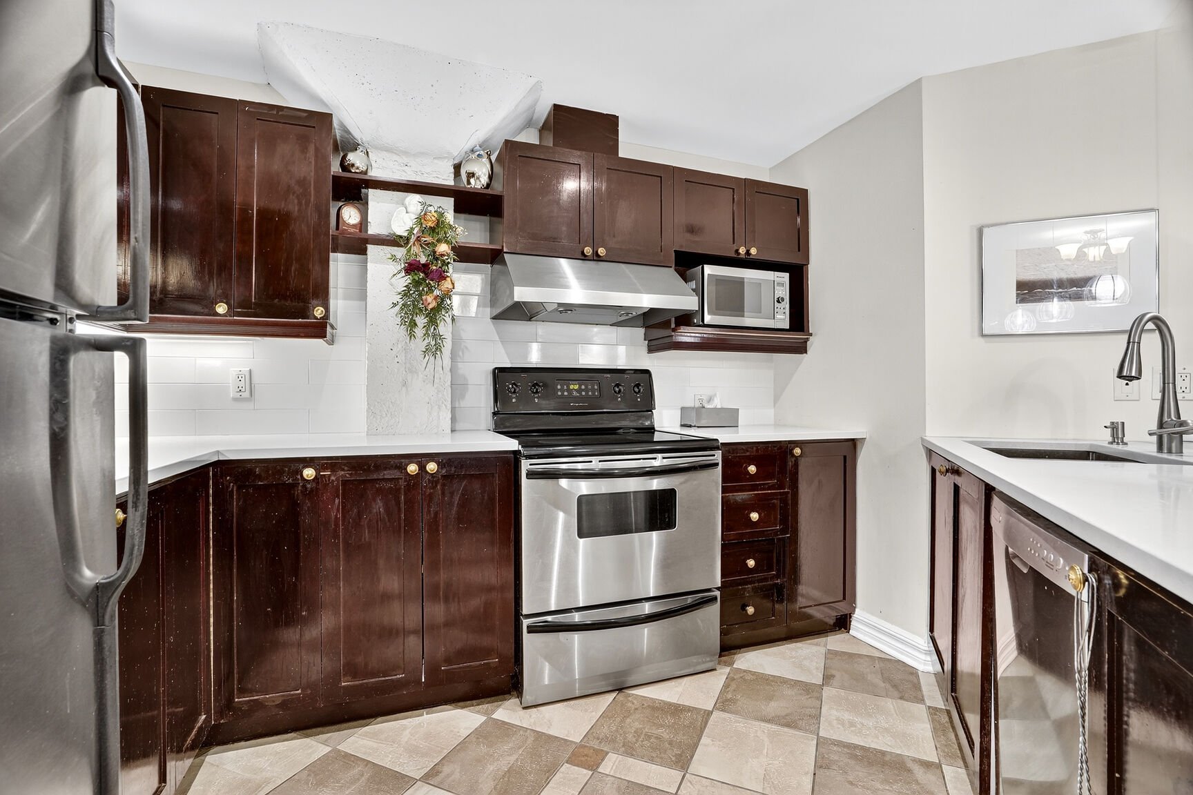 Photo - Kitchen