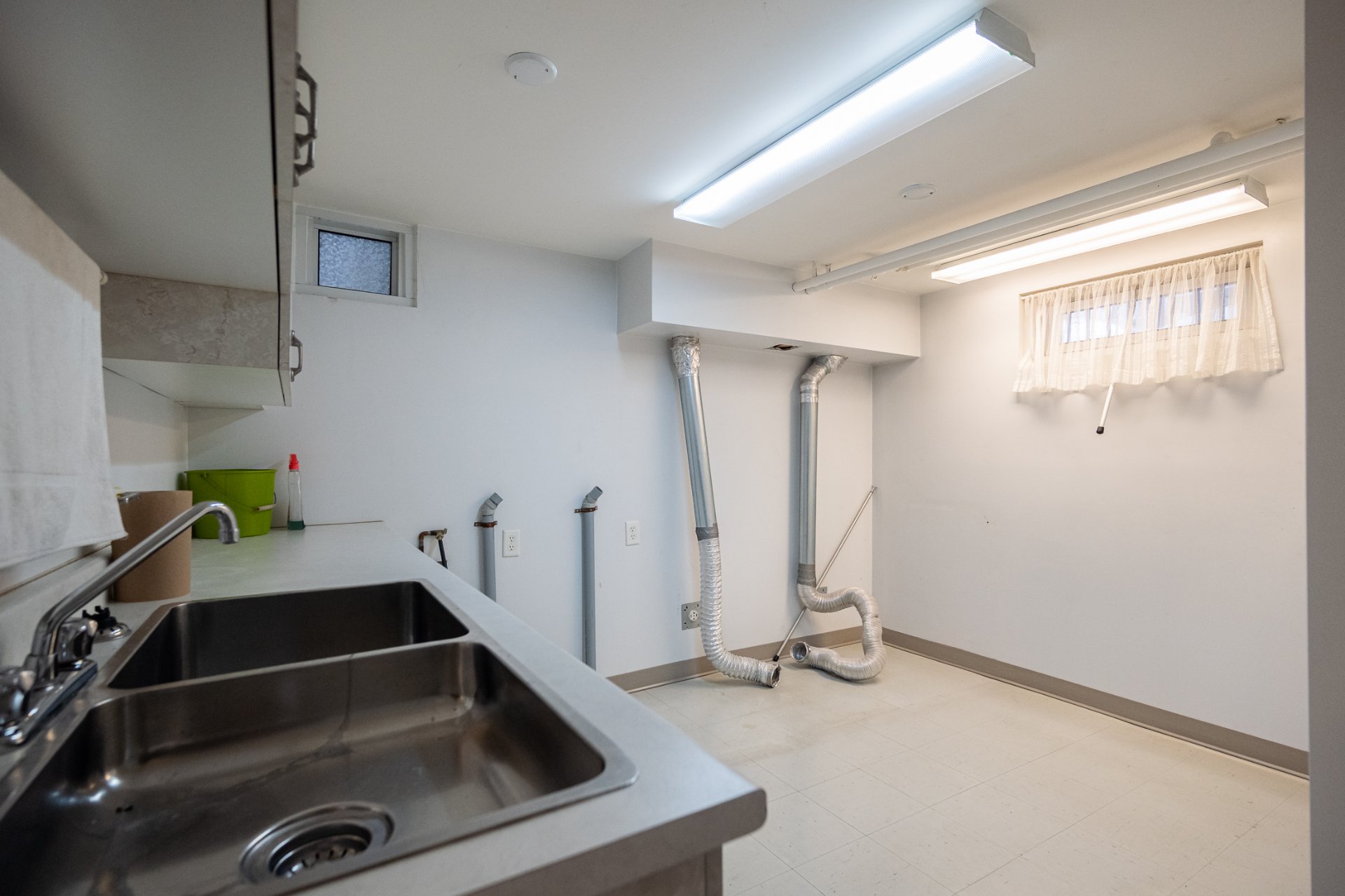 Photo - Laundry room