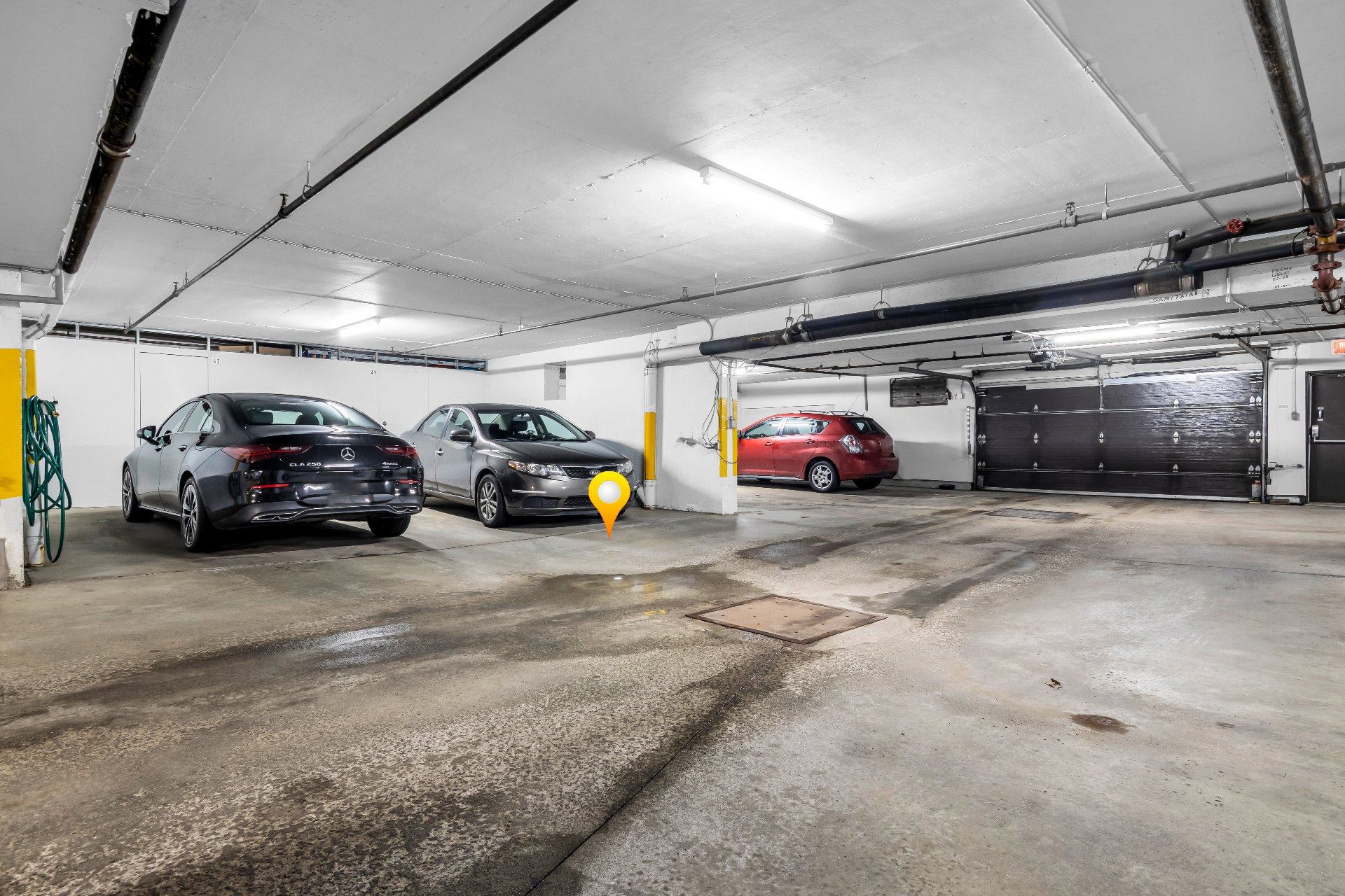 Photo - Garage