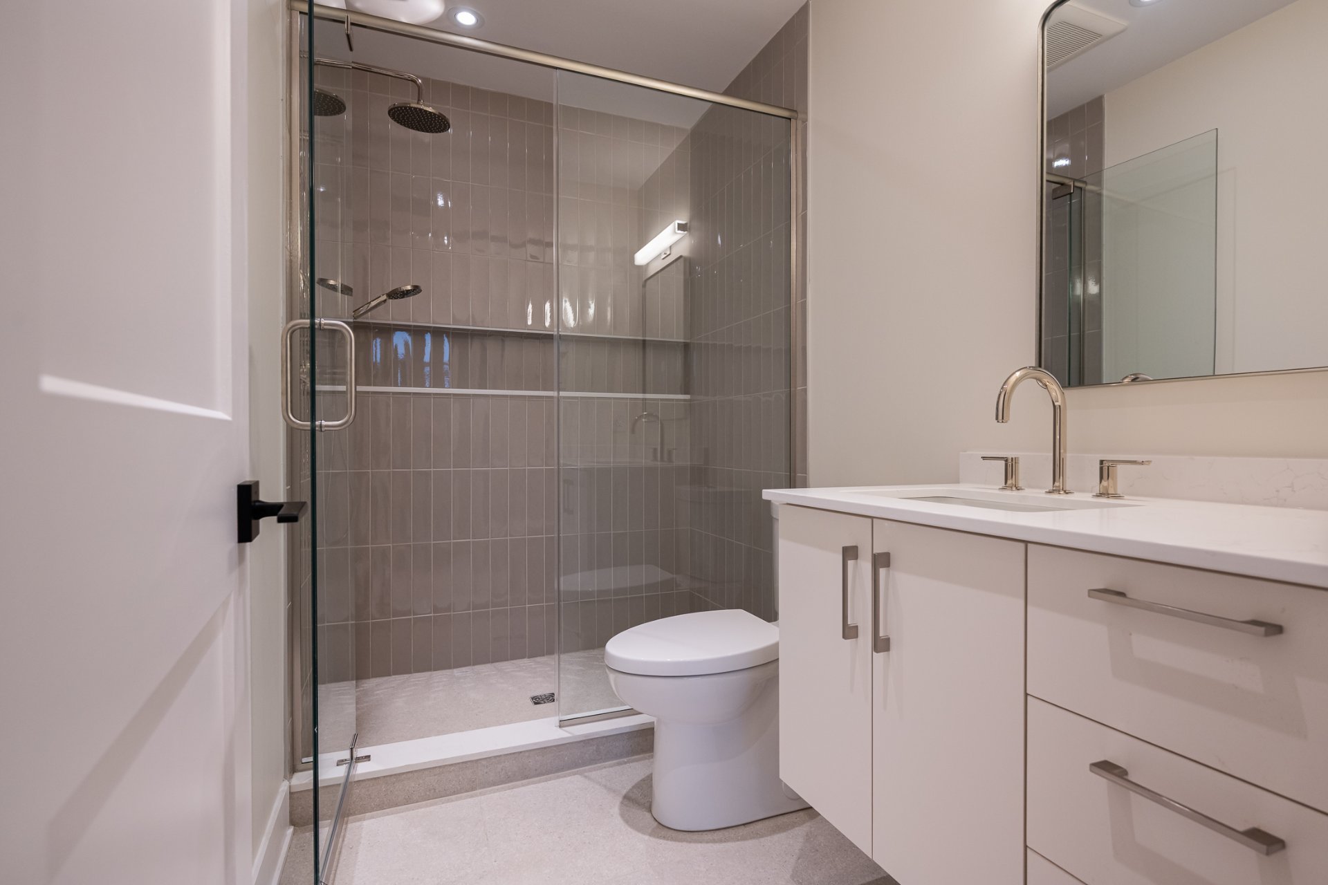 Photo - Salle de bains attenante à la CCP