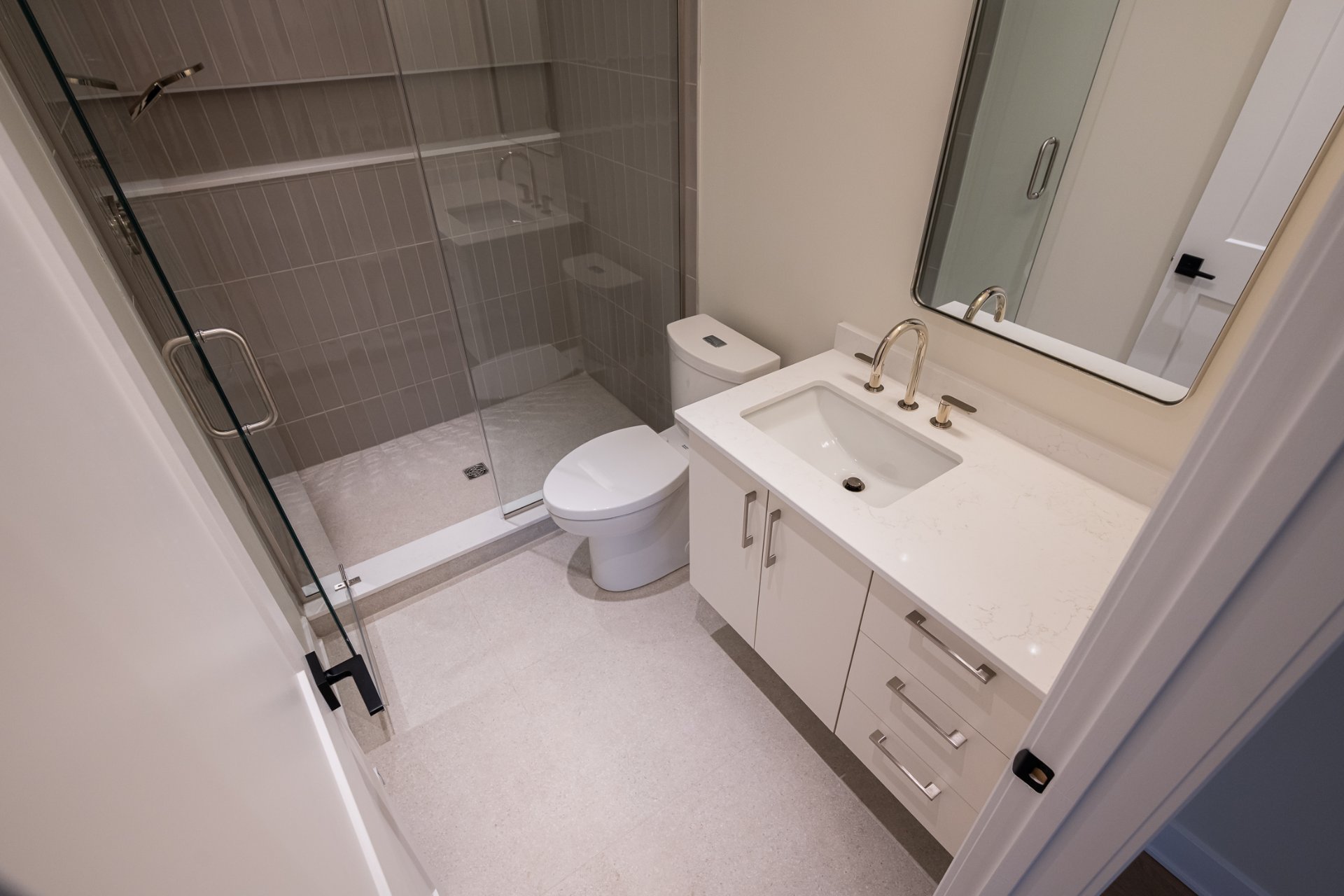 Photo - Salle de bains attenante à la CCP