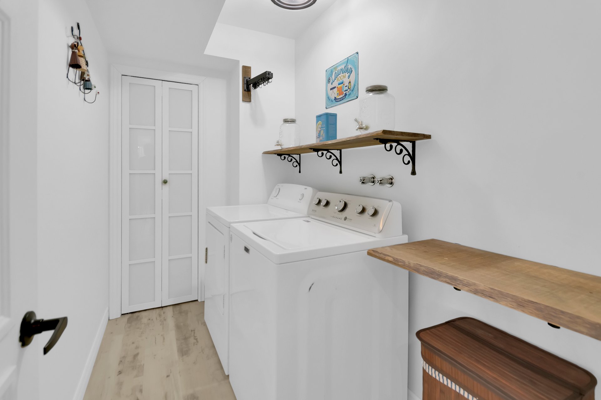 Photo - Laundry room