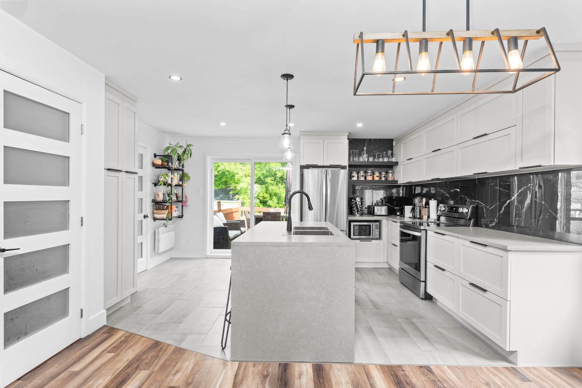 Photo - Kitchen