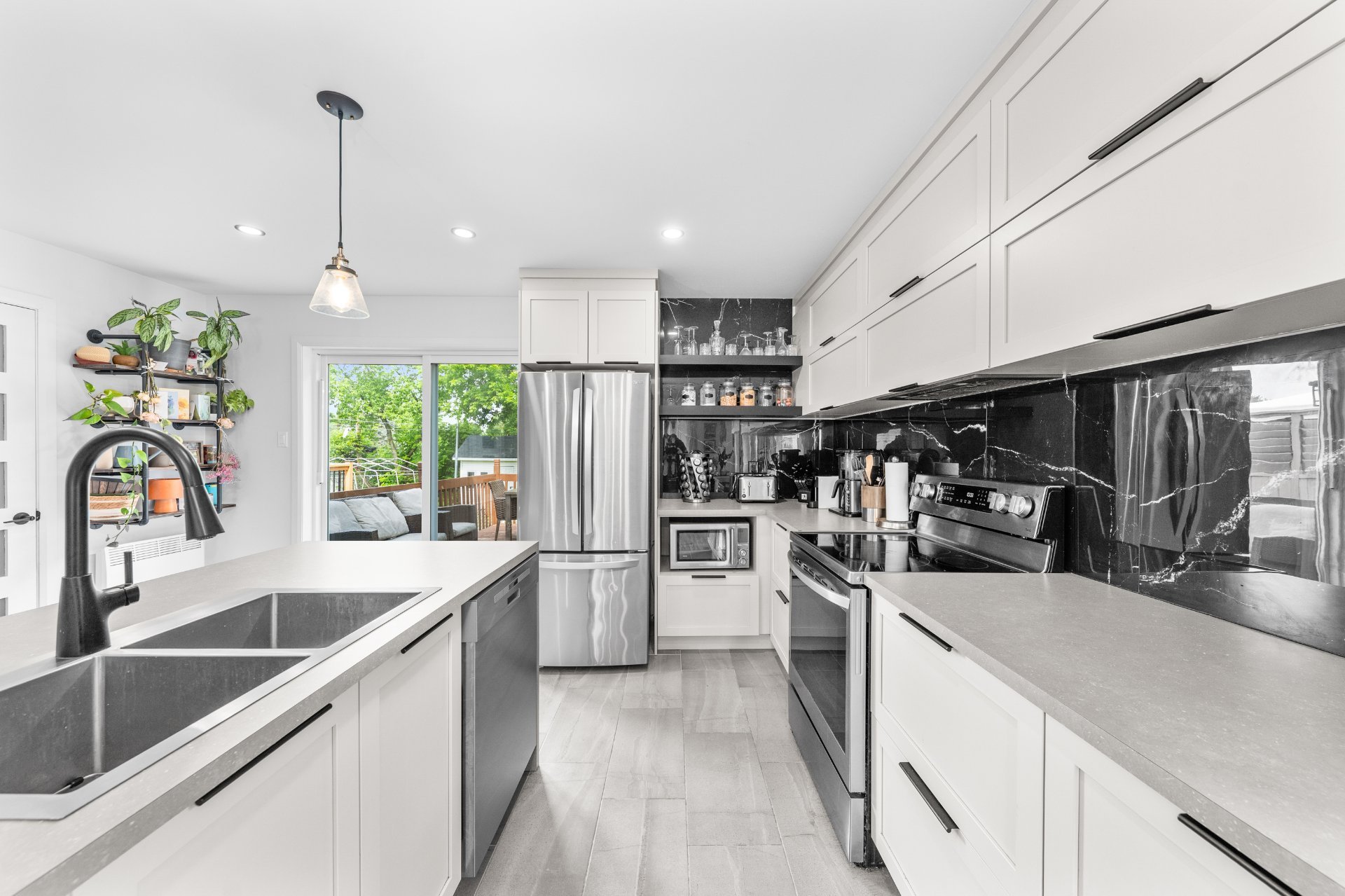 Photo - Kitchen