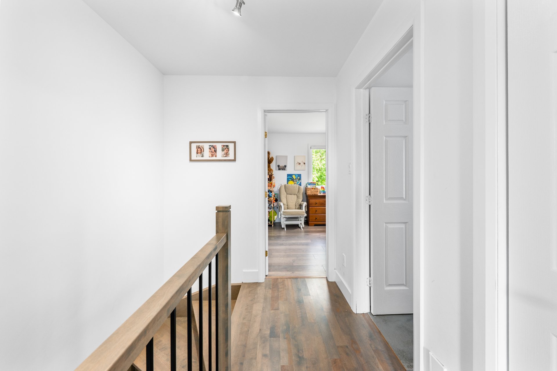 Photo - Hallway